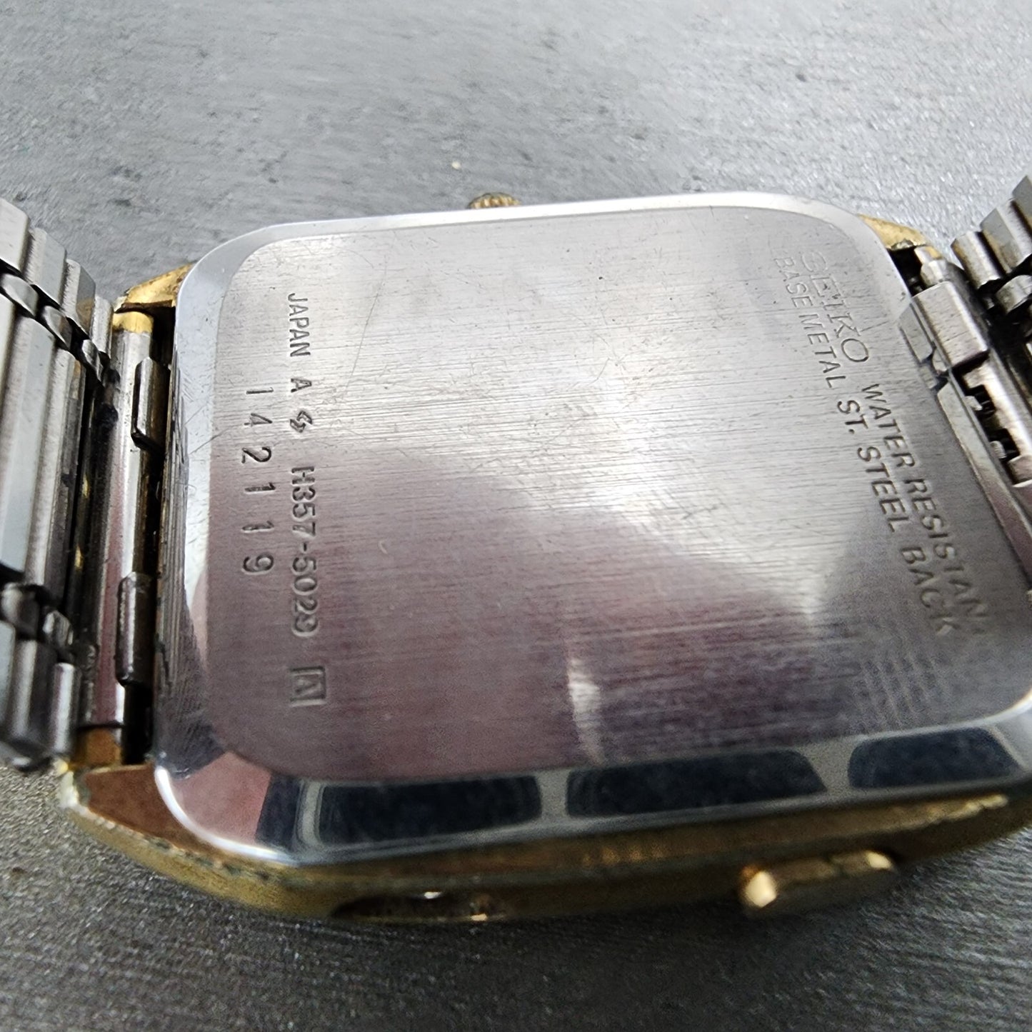 Seiko Analog Digital Watch Men 31mm Gold Dial Gold Tone Rectangle H357-5029 PART