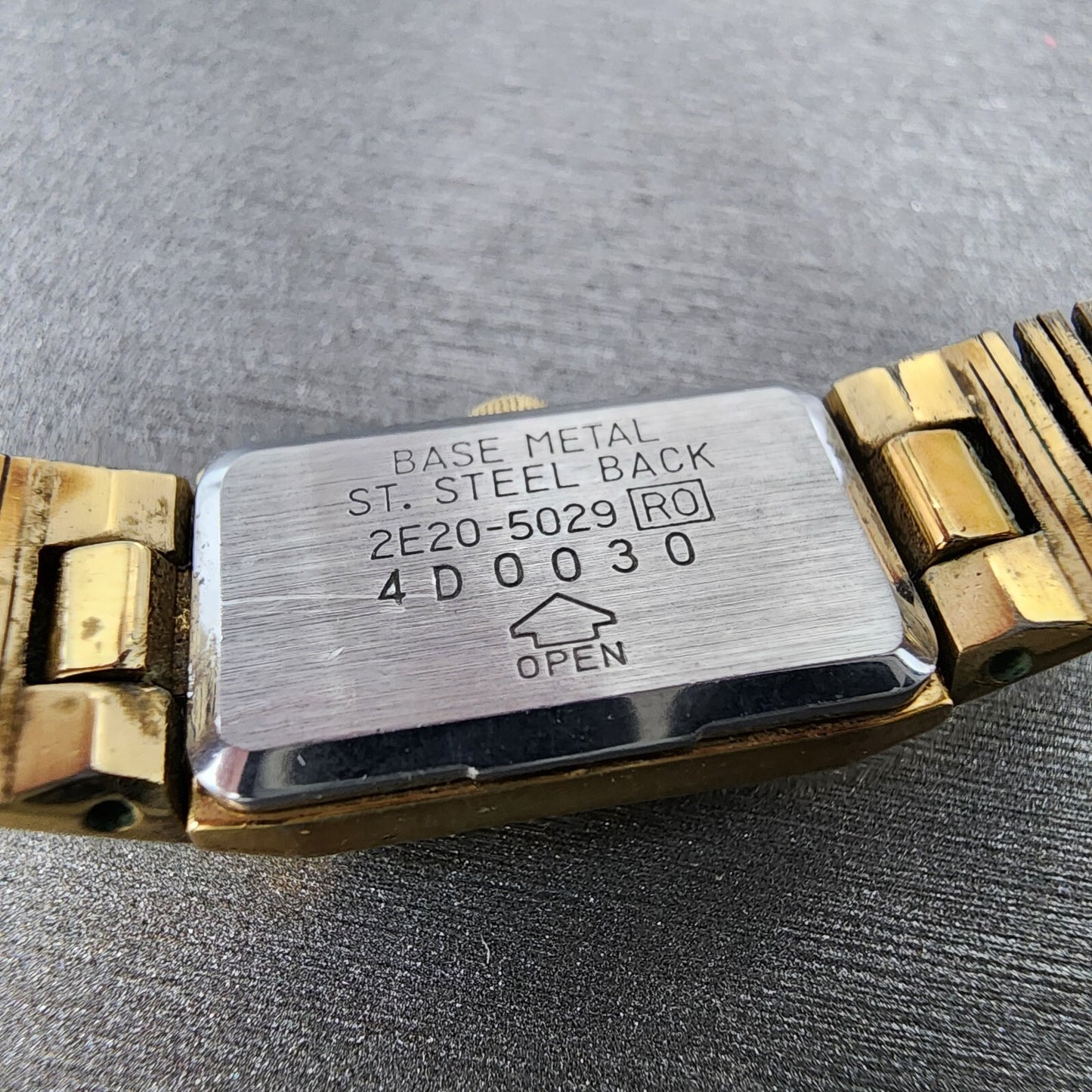 Seiko Tank Watch Women 12mm Champagne Dial Gold Tone 2e20-5029 New Battery
