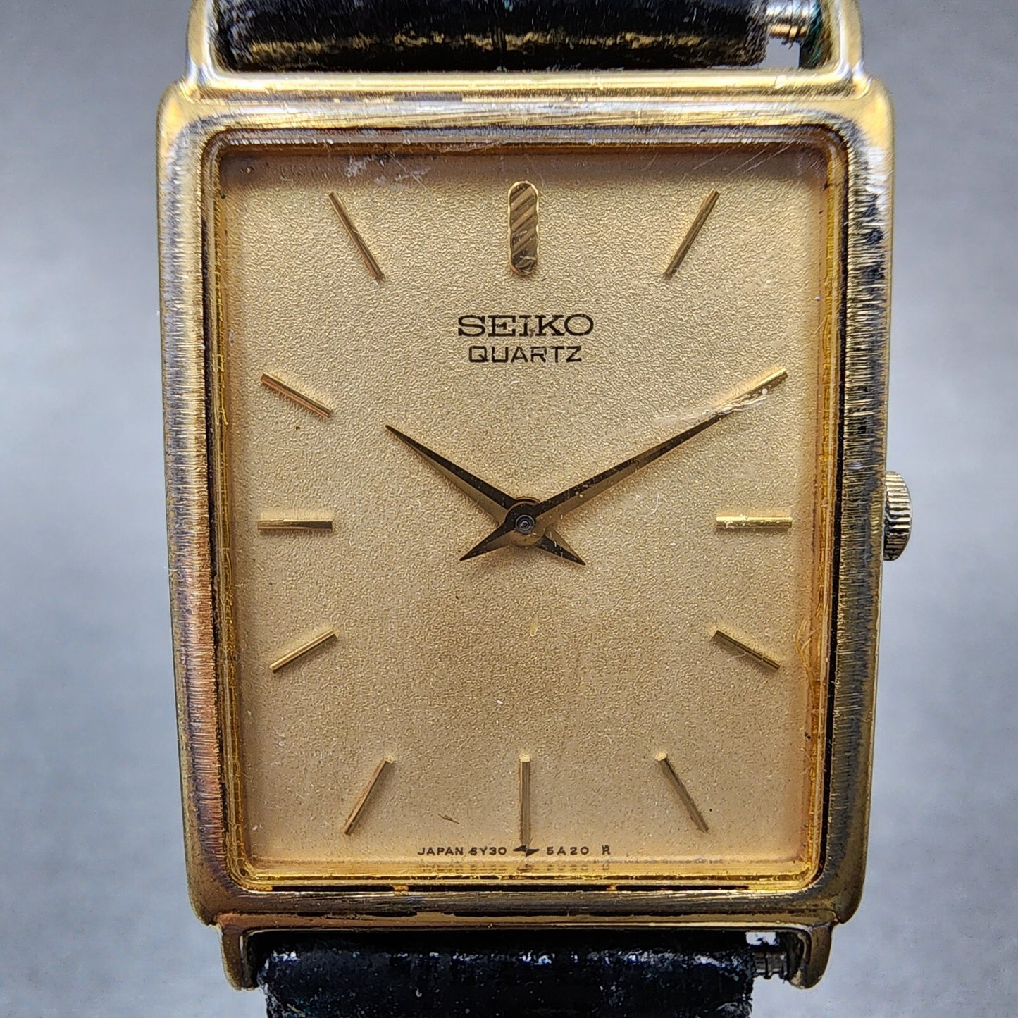 Seiko Tank Watch Men 25mm Champagne Dial Gold Tone 5y30-5a00 New Battery READ!!!
