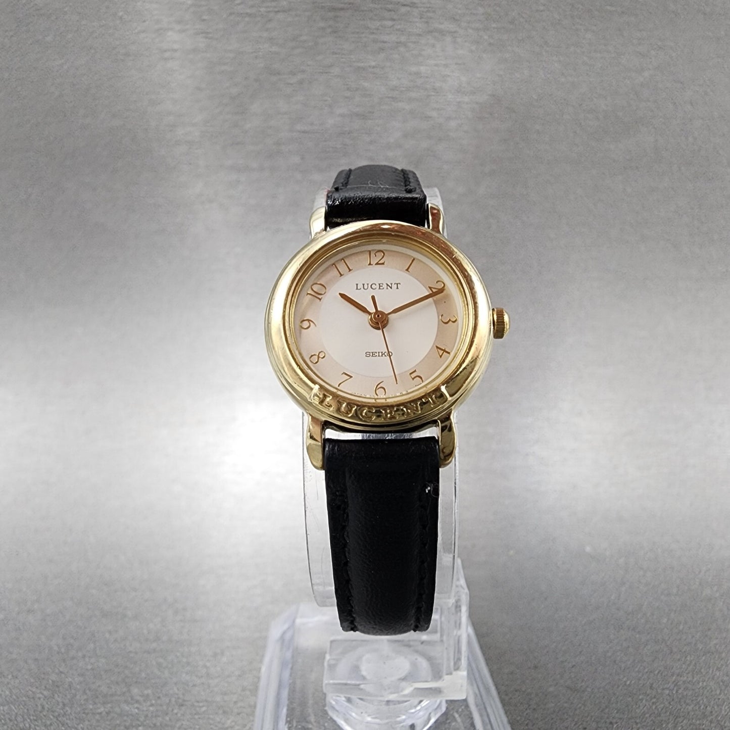 Seiko Lucent Watch Women 22mm White Dial Gold Tone 4n21-0360 New Battery