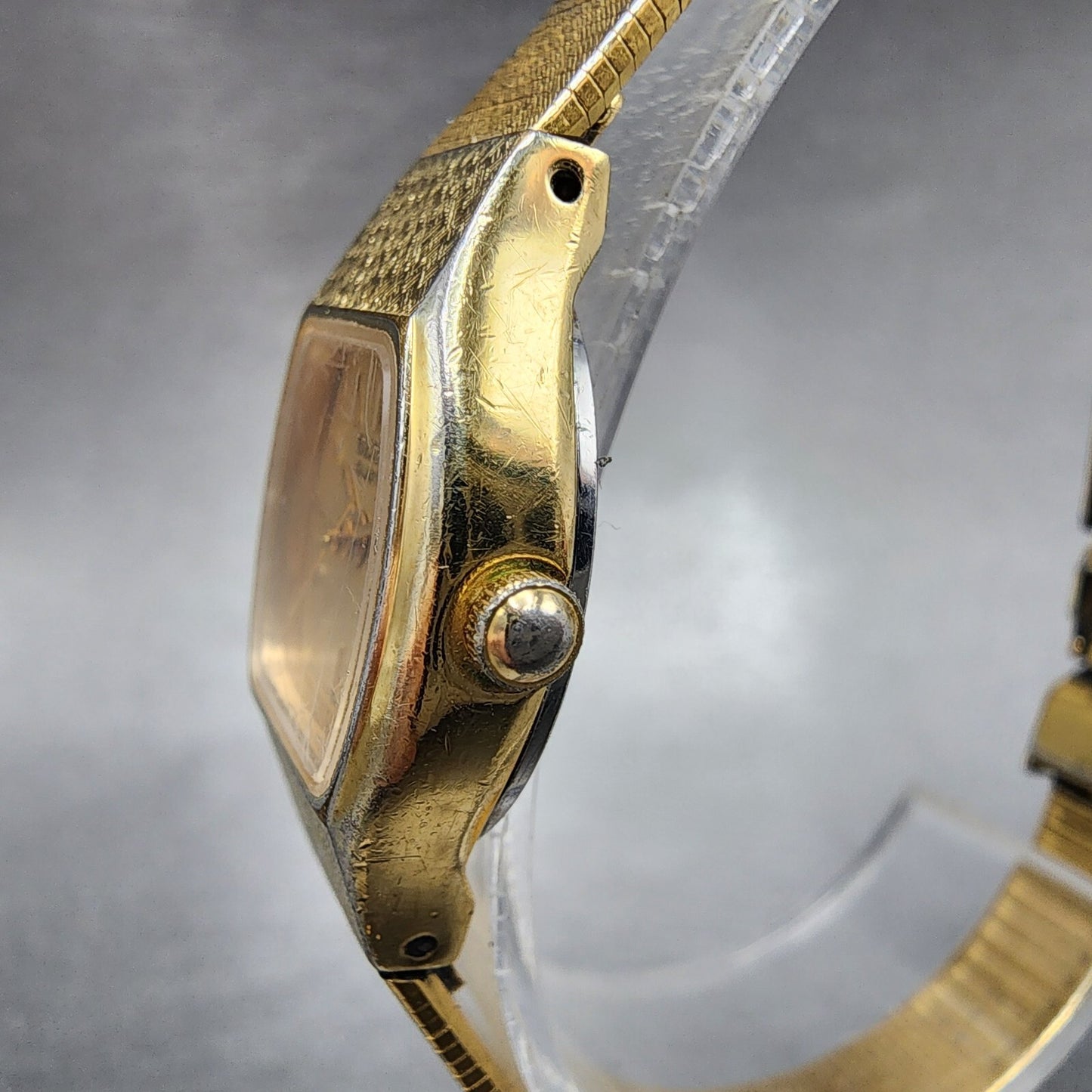 Seiko Watch Women 17mm Gold Dial Gold Tone Hexagon 2P21-5A29 New Battery