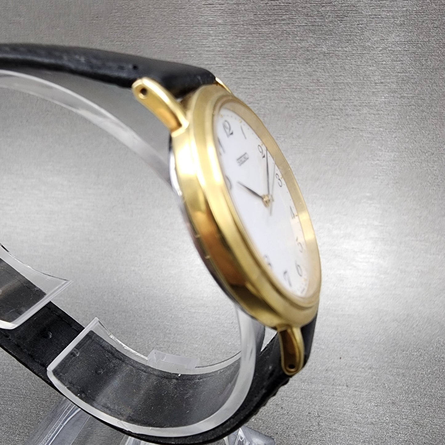 Seiko Watch Men 33mm White Dial Gold Tone 7n01-0bh0 New Battery