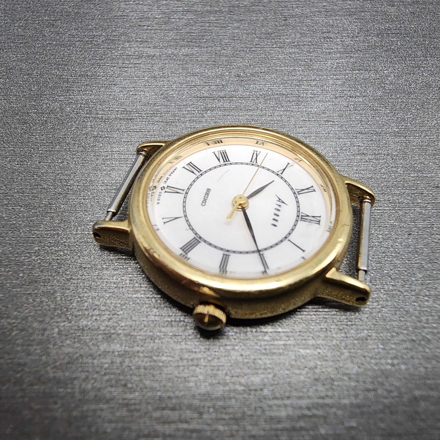 Seiko Avenue Watch Women 23mm White Dial Gold Tone Round 2P21-0B50 New Battery