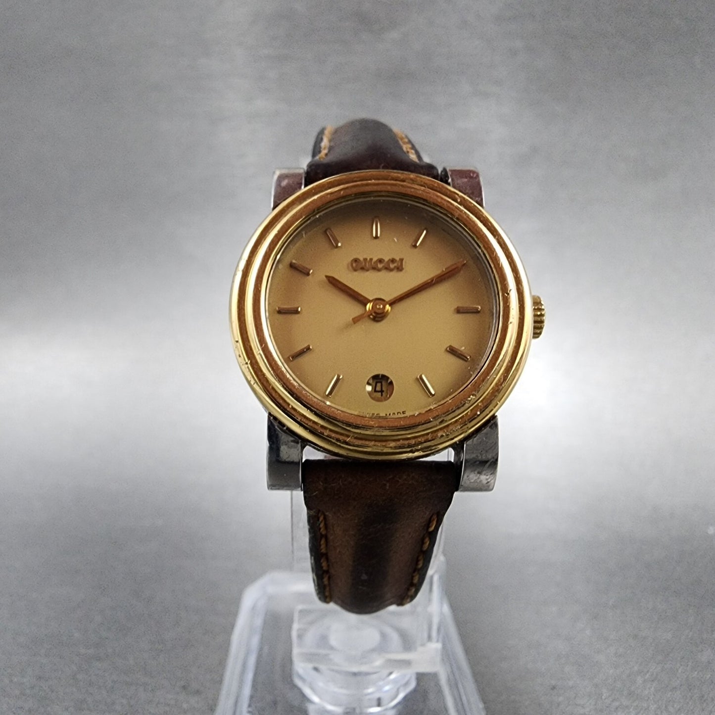 Gucci 4300L Watch Women 26mm Gold Dial Two Tone Date Round New Battery