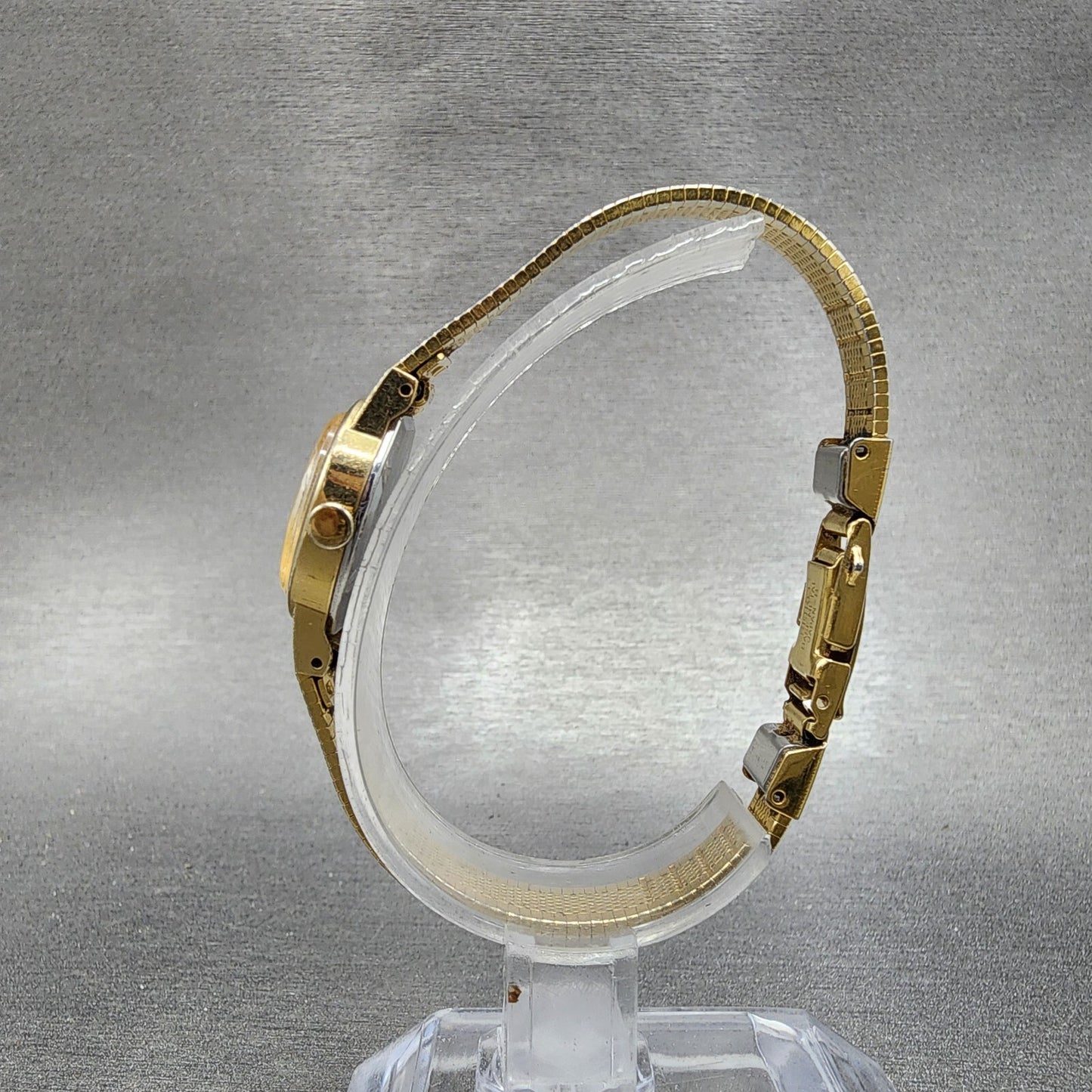 Seiko Watch Women 17mm Gold Dial Gold Tone Oval 1400-8339 New Battery