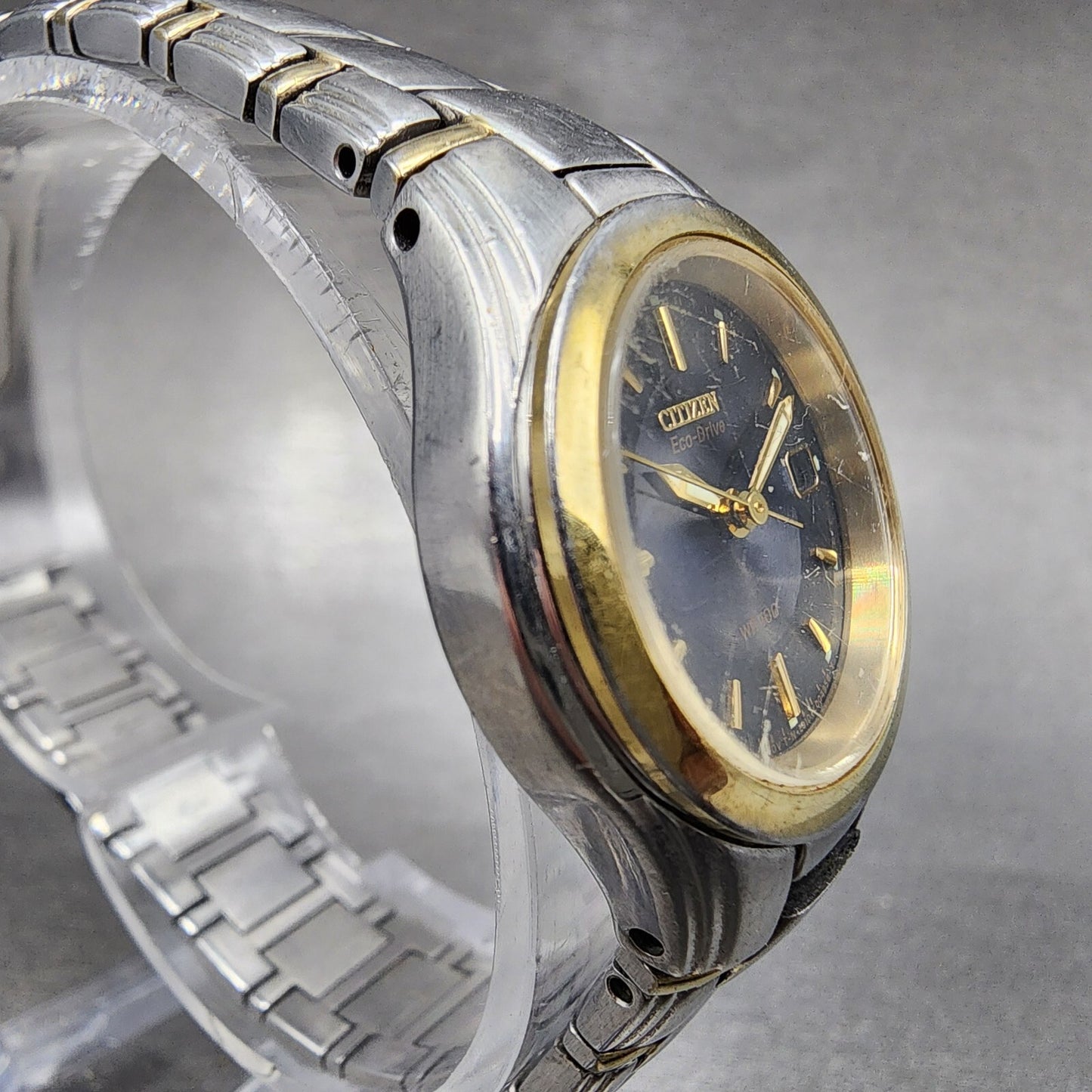 Citizen Eco-Drive Watch Women 26mm Blue Dial Two Tone Date Round E010 Runs