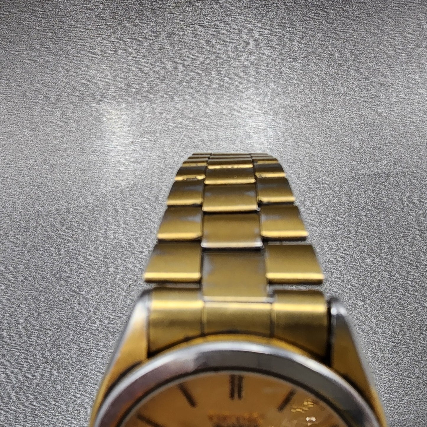 Seiko SQ Watch Men 37mm Gold Dial Gold Tone Daydate 5y23-8189 New Battery
