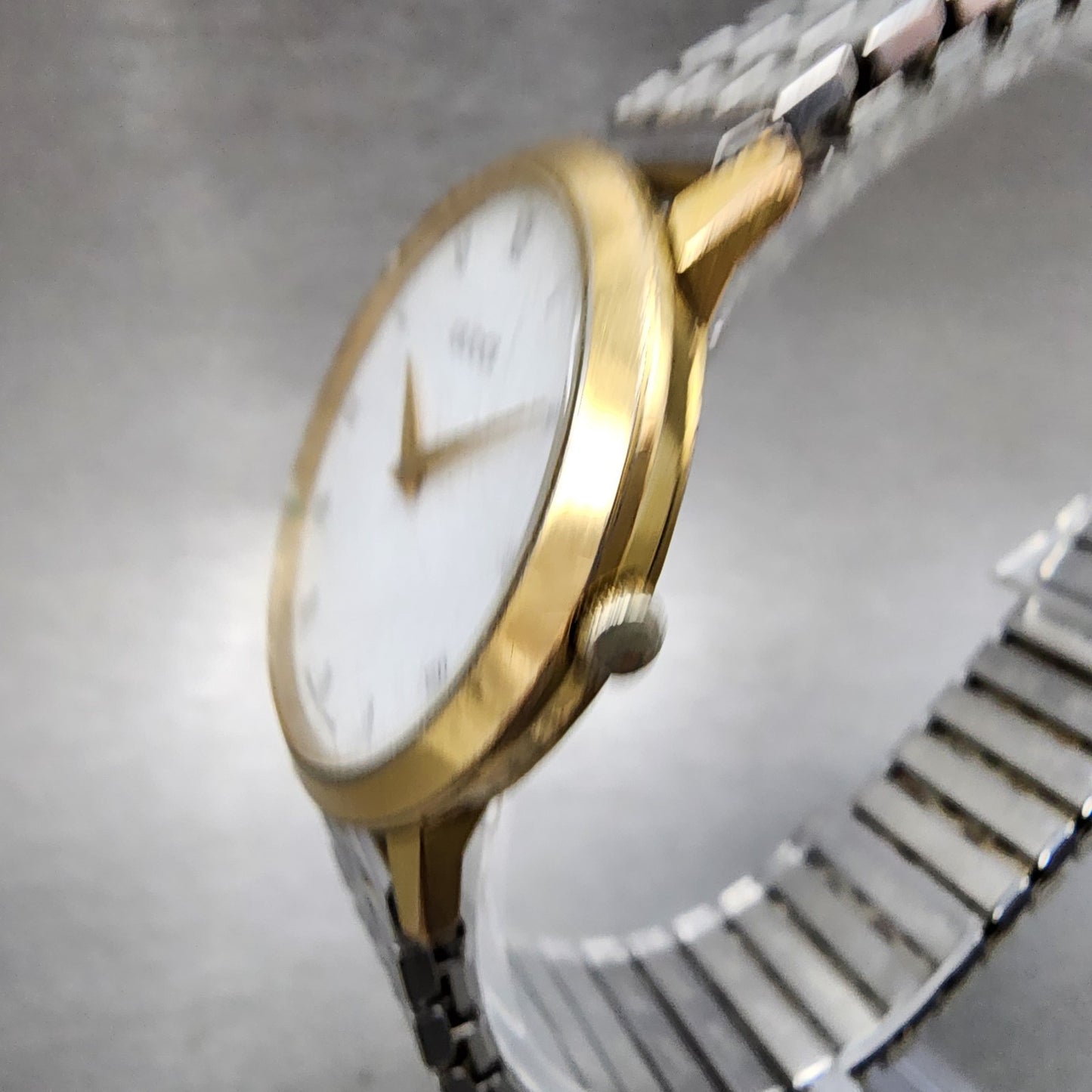 Gucci Watch Men 32mm White Dial Two Tone Round 2200 M PARTS