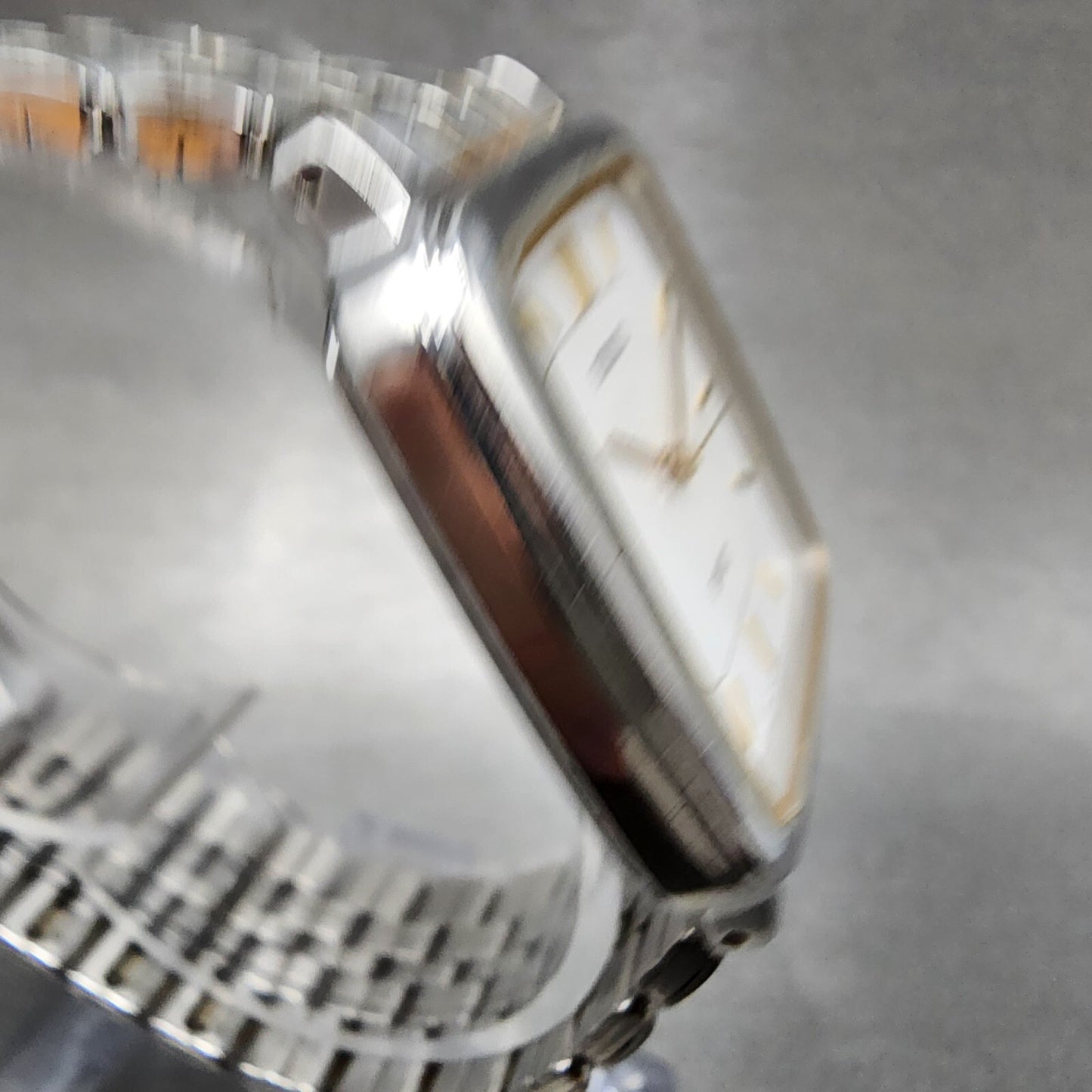 Seiko Spirit Tank Watch Men 28mm White Dial two Tone 7n01-5210 New Battery