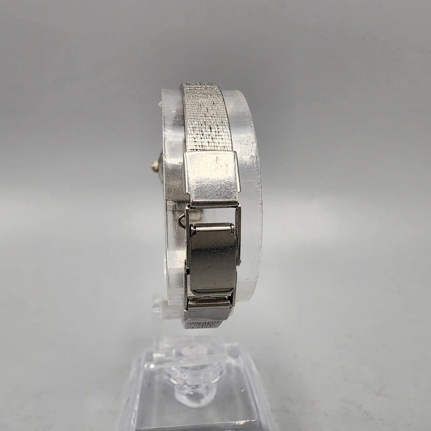 VTG Bulova Watch Women 18mm White Dial Silver Tone Round 91L06 New Battery