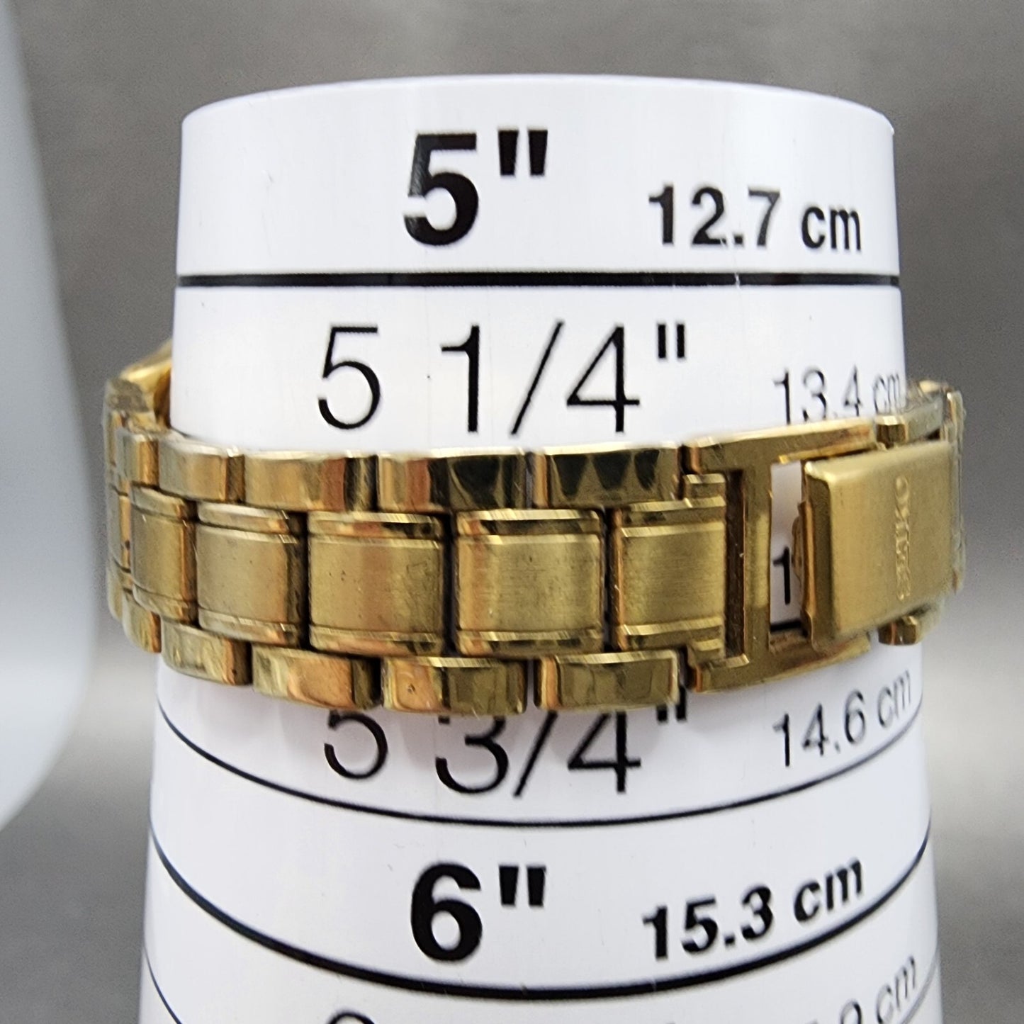 Seiko Watch Women 25mm Cream Dial Gold Tone Round V701-2H30 New Battery