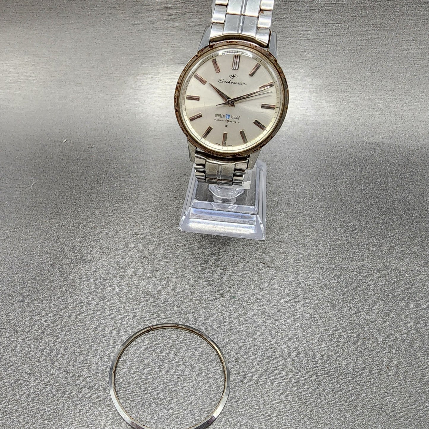 Seiko Seikomatic Watch Men 36mm Silver Dial Silver Tone J13044 Runs READ!!!