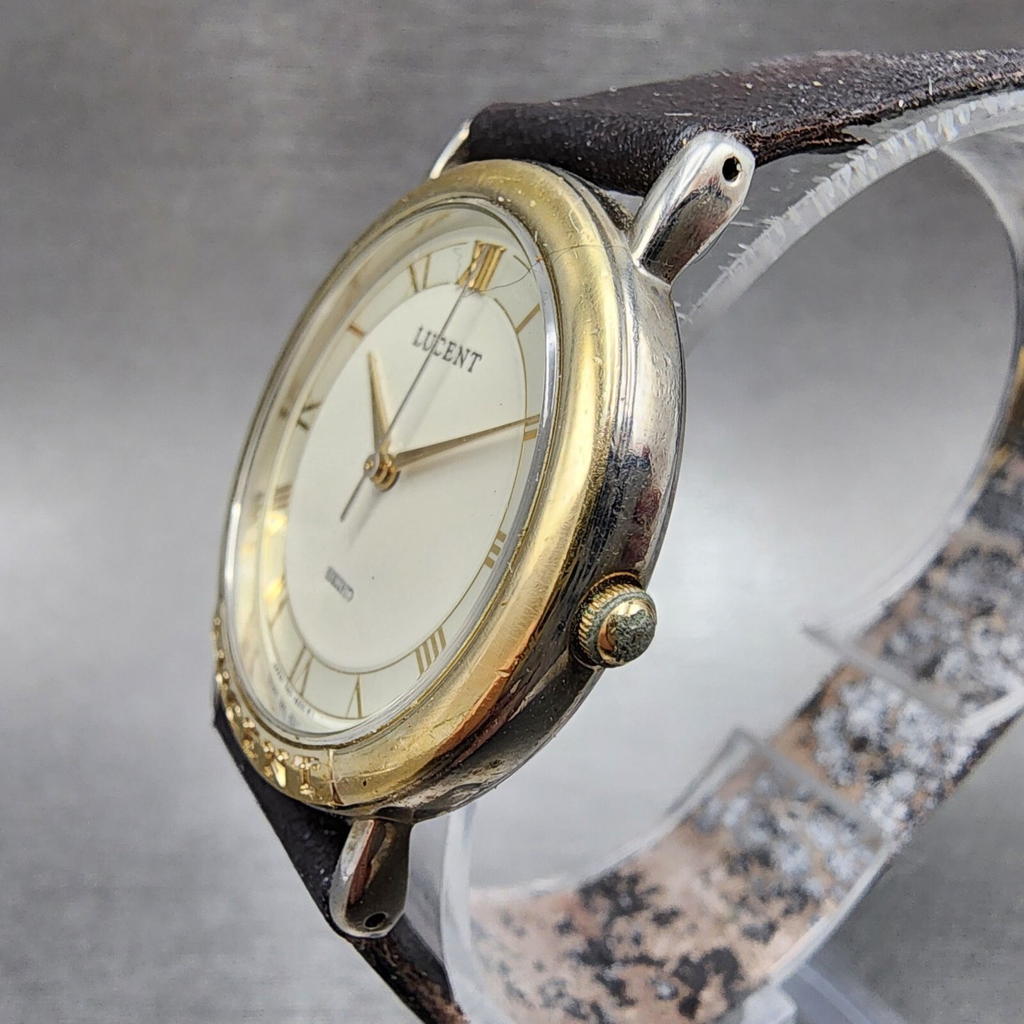 Seiko Lucent Watch Men 31mm White Dial Two Tone Round 7N01-6150 New Battery