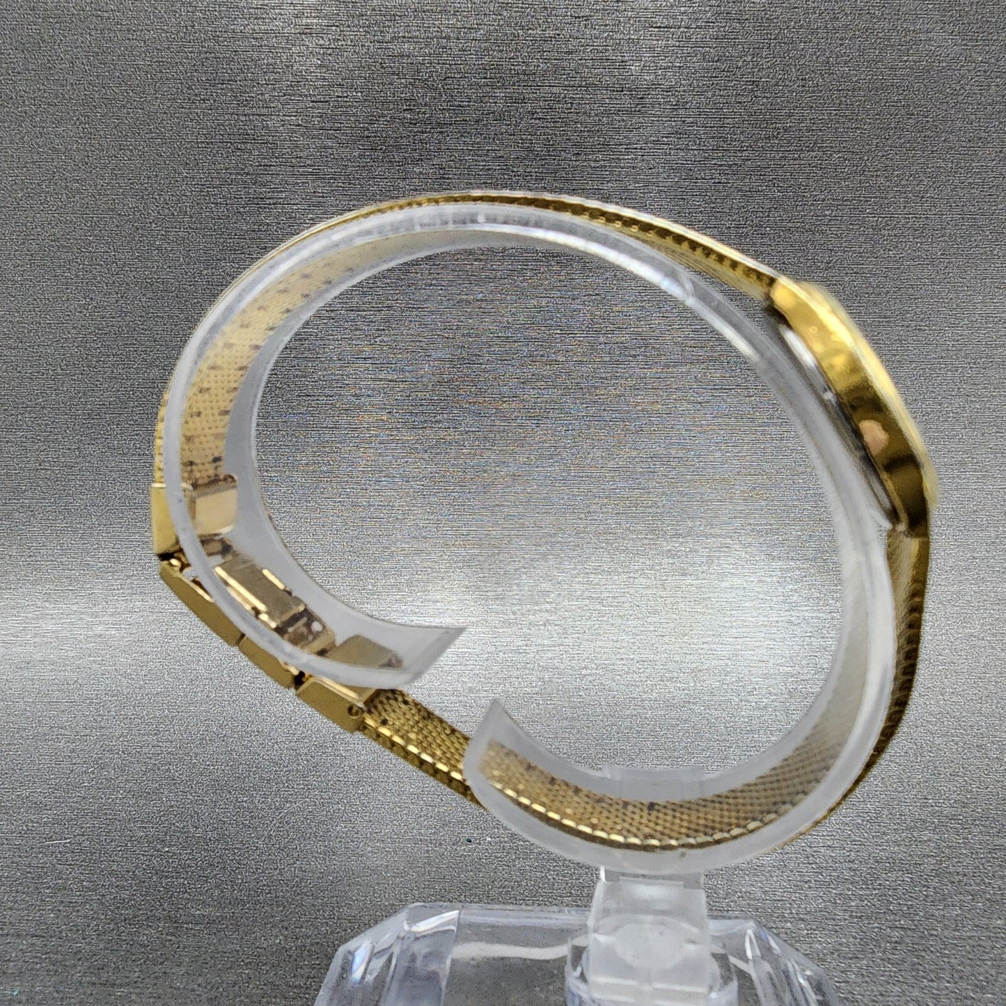Seiko Watch Women 17mm Champagne Dial Gold Tone Oval 1400-5089 New Battery