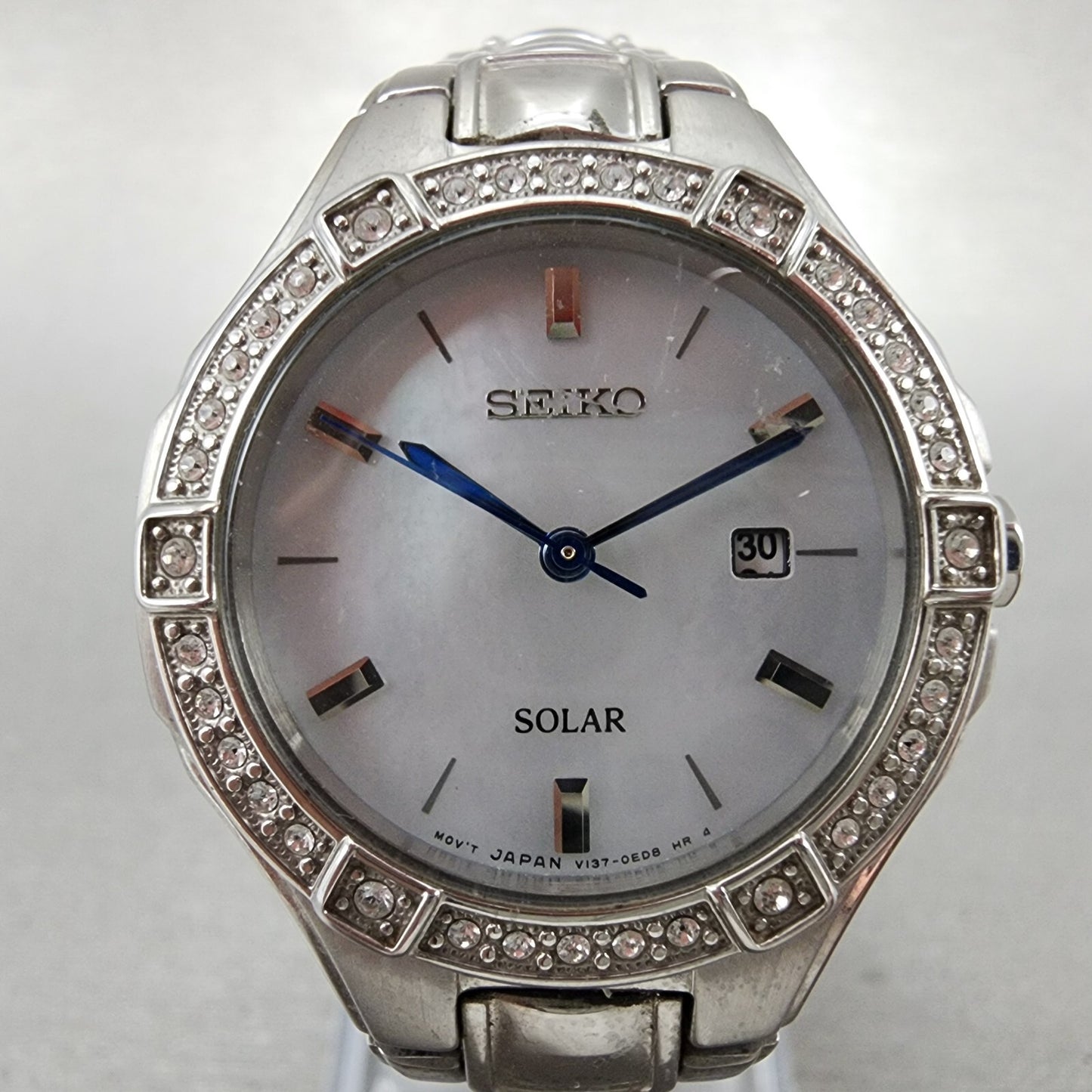 Seiko Solar Watch Women 31mm MOP Dial Silver Dial Date Round V137-0ca0 Runs