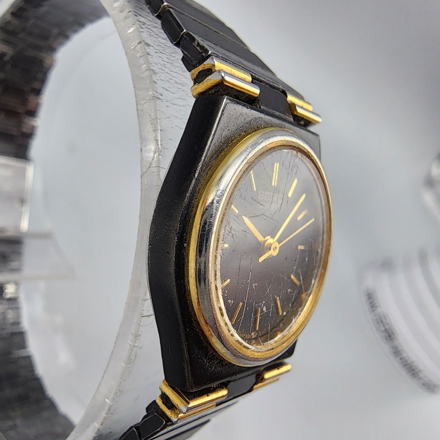 Vintage Seiko Watch Women Black Gold Tone Round 20mm 7321-0249 New Battery