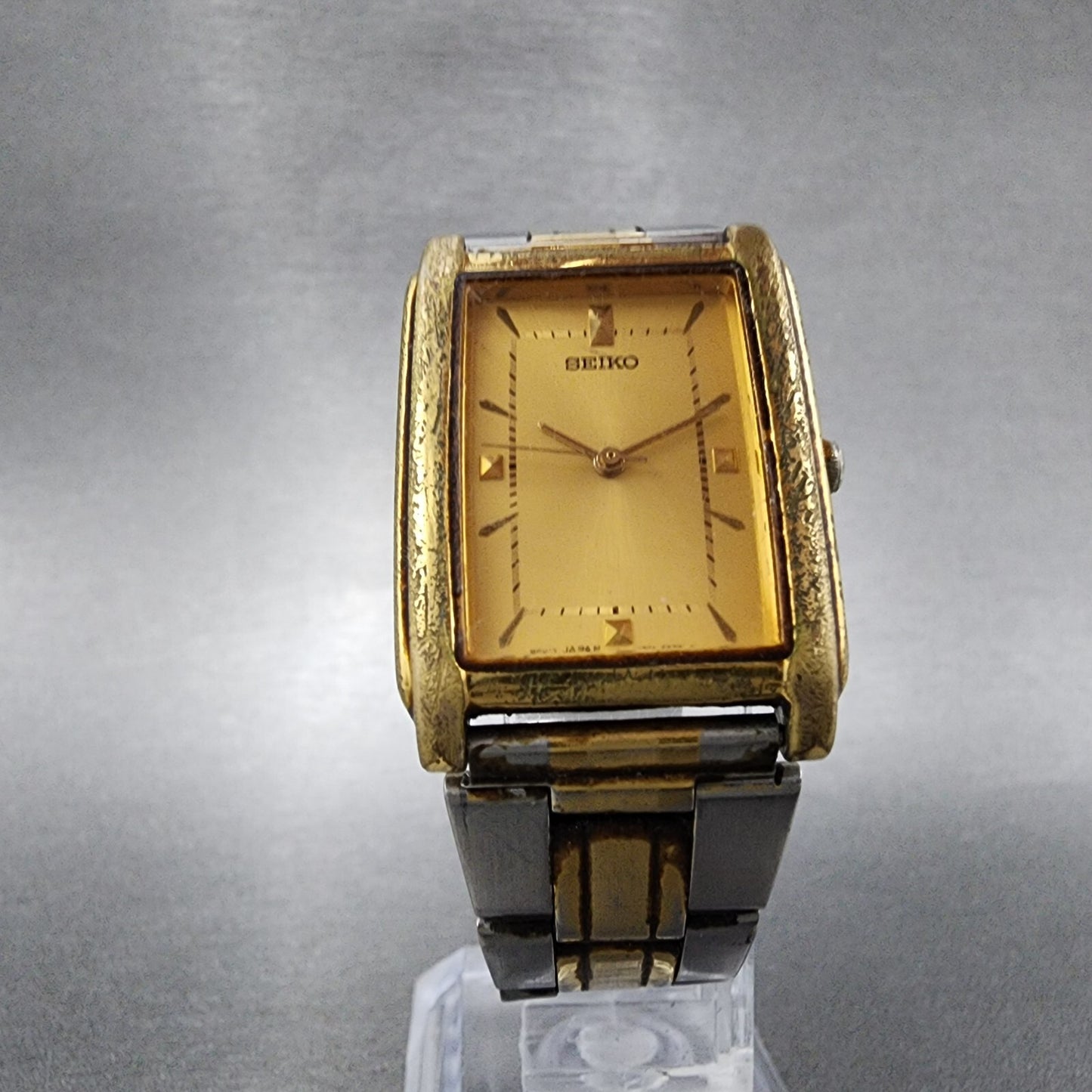 Seiko Tank Watch Men 26mm Champagne Dial Two Tone V701-5e40 New Battery