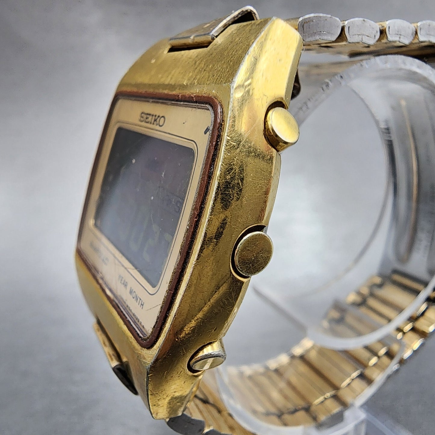 Seiko Digital Watch Men 34mm Gold Tone M154-4029 New Battery READ!!!!