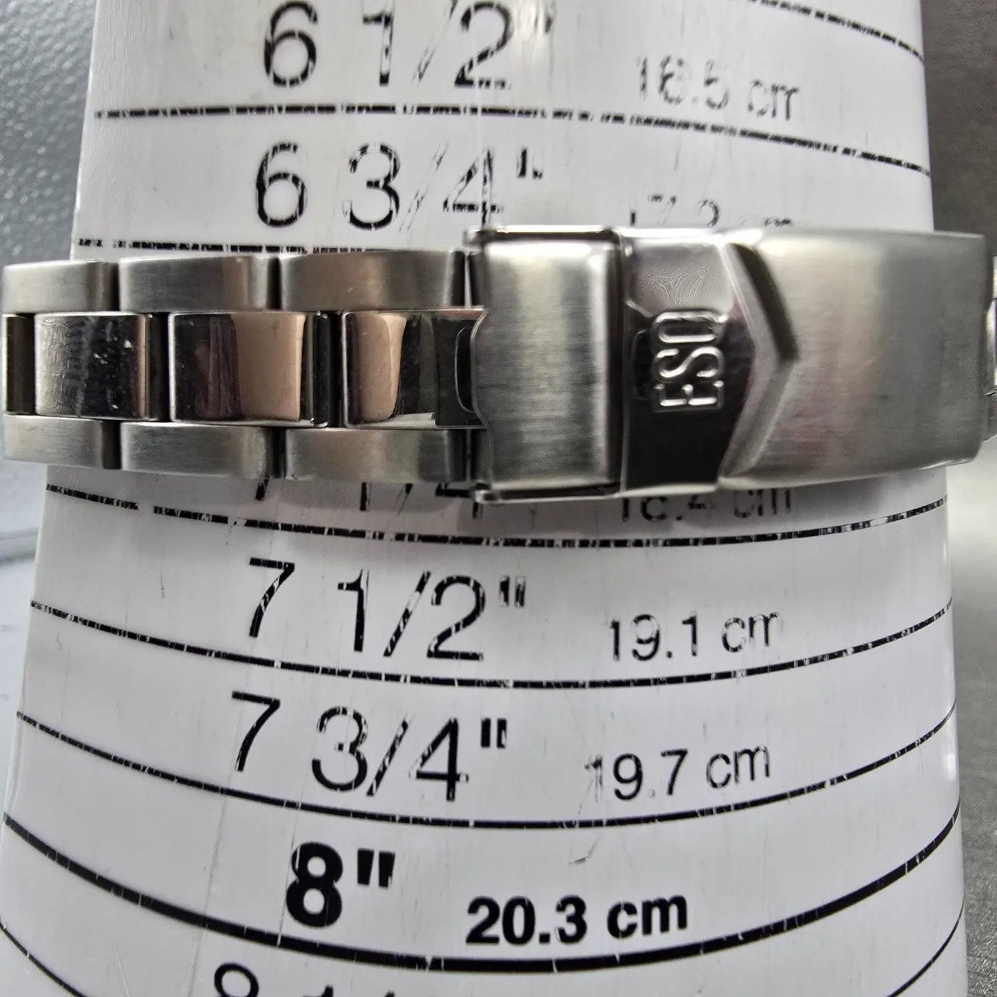 ESQ Watch Women 26mm Silver Dial Steel Date Round E5054 New Battery12