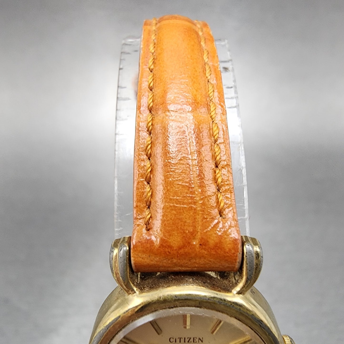 Citizen CQ Watch Women 20mm Champagne Dial Gold Tone Round 4-106113 New Batt