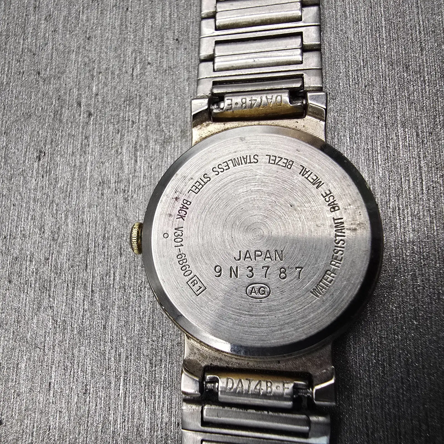 Seiko Alba Urban Watch Women 24mm White Dial Two Tone Round V301-6B60 NewBattery10