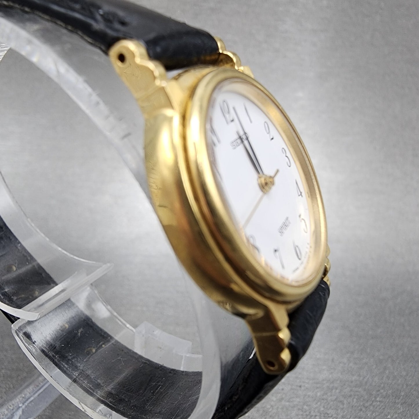 Seiko Spirit Watch Women 22mm White Dial Gold Tone 1f21-5b50 New Battery READ!!!