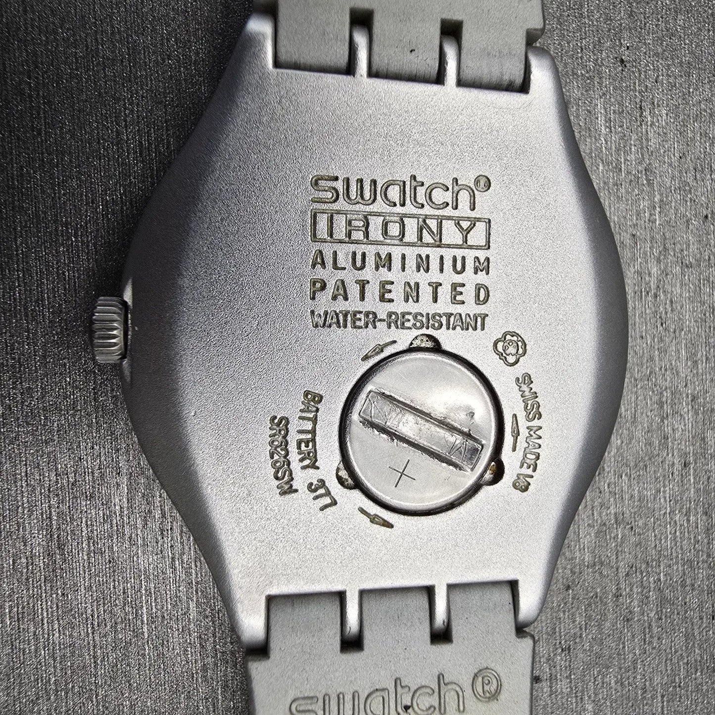 Swatch IRONY Silver Effect Watch Men Silver Dial Silver Date YGS4032 New Battery10