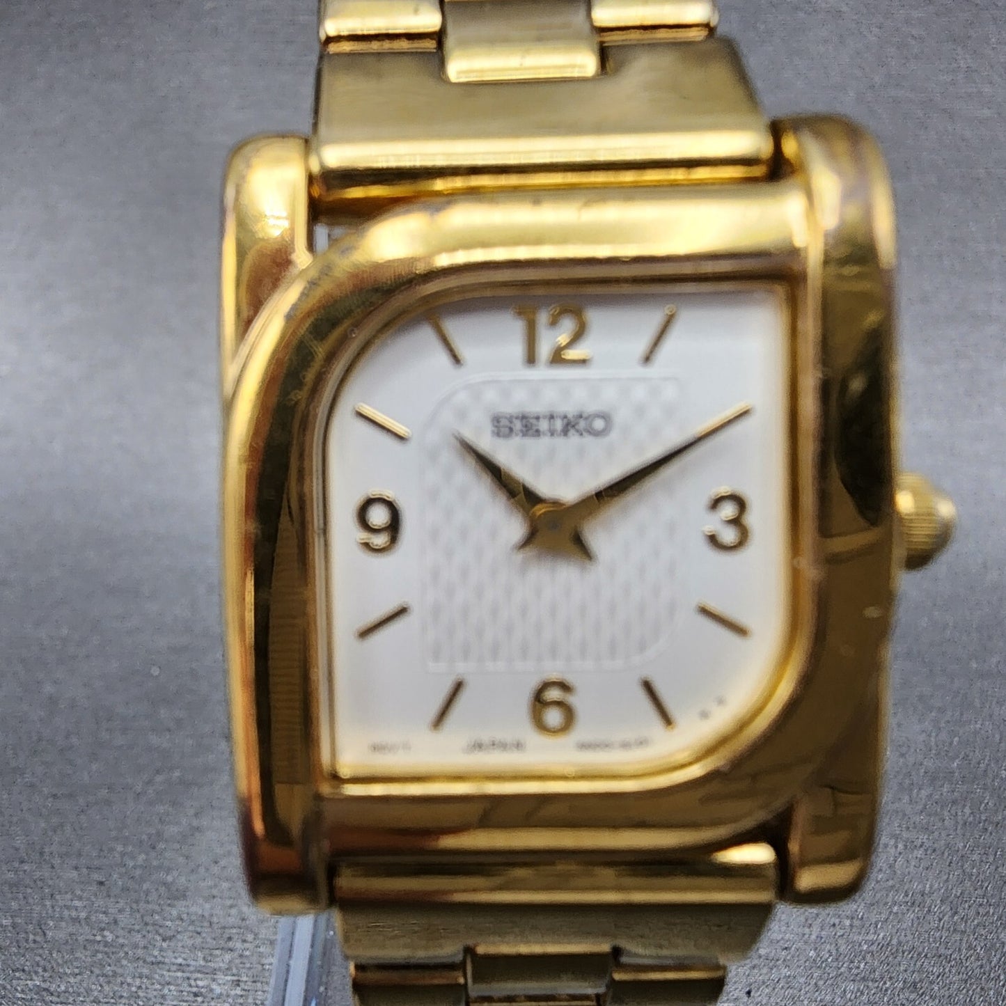 Seiko Watch Women 23mm White Dial Gold Tone Rectangle 4N00-6769 New Battery
