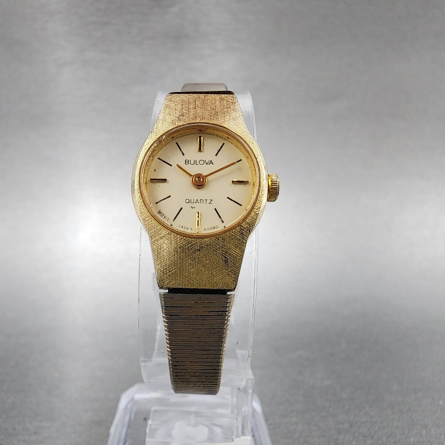 VTG Bulova Watch Women 17mm Cream Dial Gold Tone Round 83390 New Battery