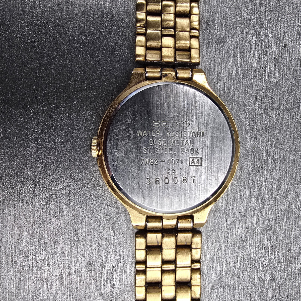 Seiko Watch Women 24mm Gold Dial Gold Tone Date Round 7N82-0071 New Battery10