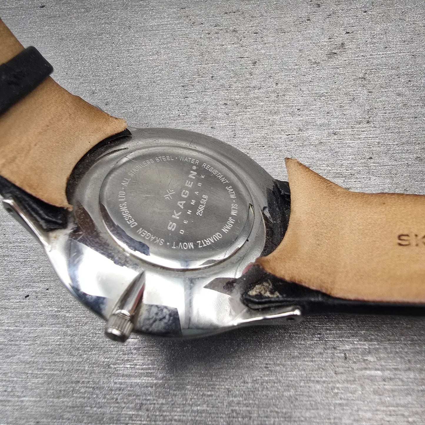Skagen Watch Men 37mm Black Dial Silver Tone Round 256LSLB READ!! New Battery11