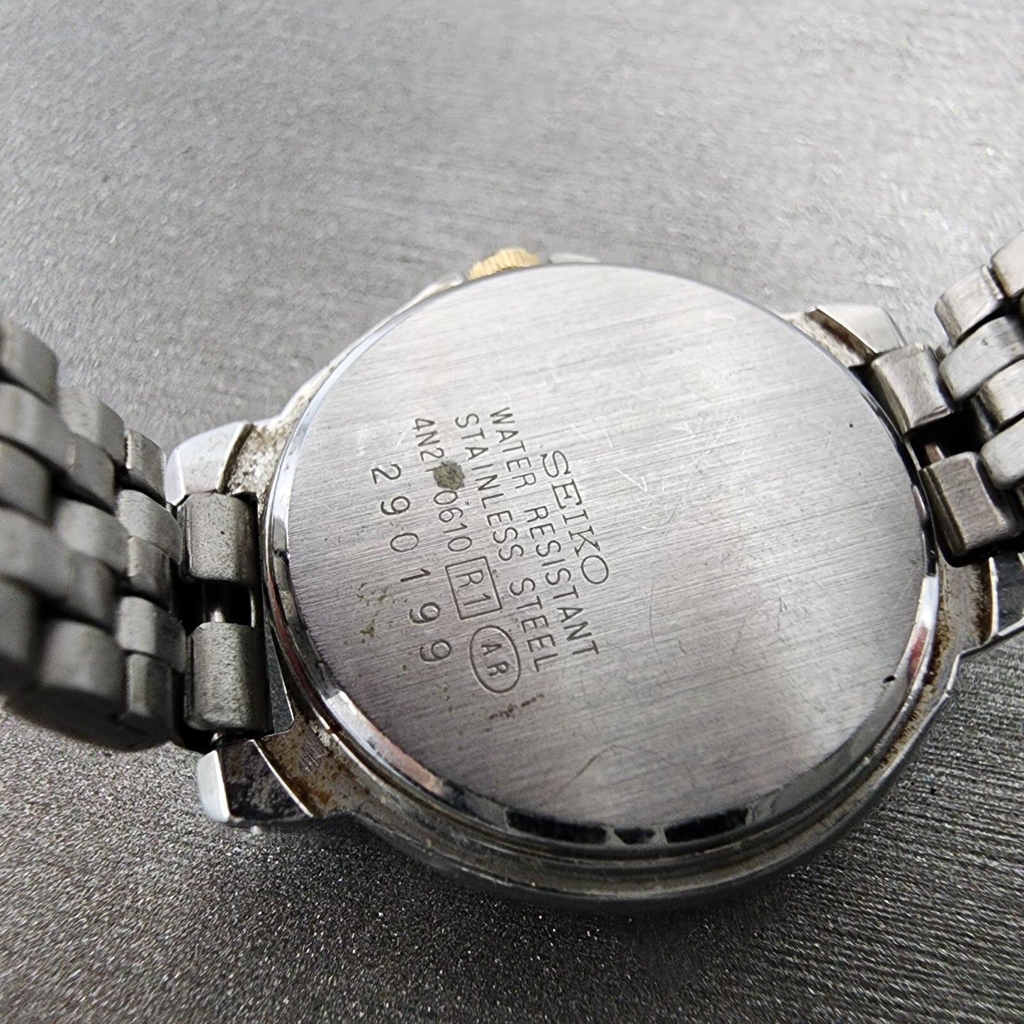 Seiko Lucent Watch Women 23mm White Dial Silver Tone Round 4N21-0610 New Battery