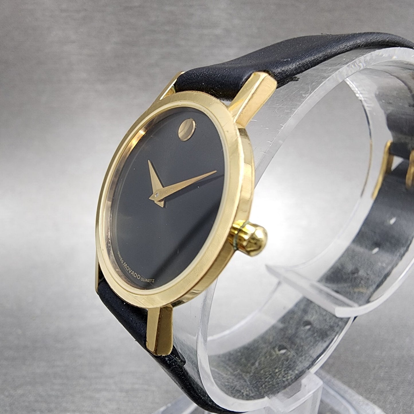 Movado Museum Watch Women 25mm Black Dial Gold Tone Round 87-25-832 New Batt B12