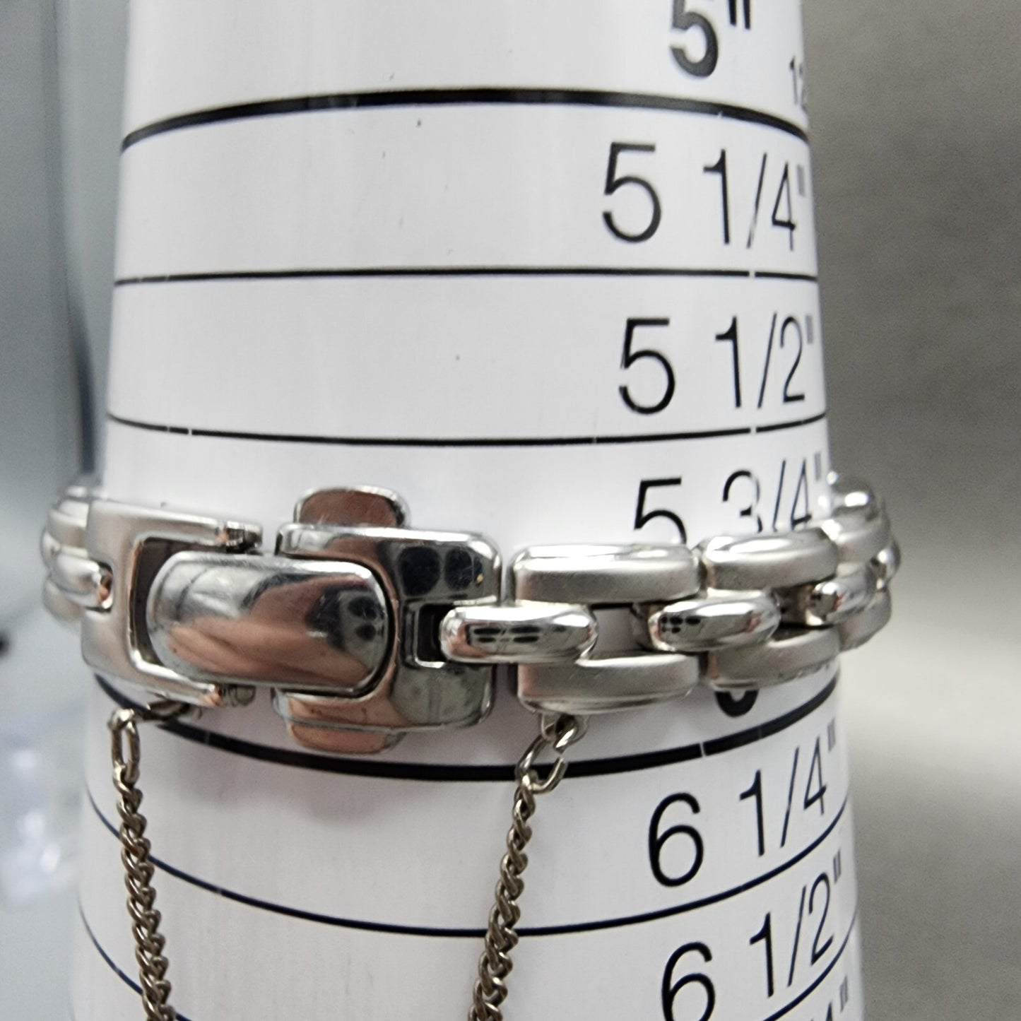 Seiko Solar Watch Women 18mm MOP Dial Silver Tone Oval V110-5a20 Runs