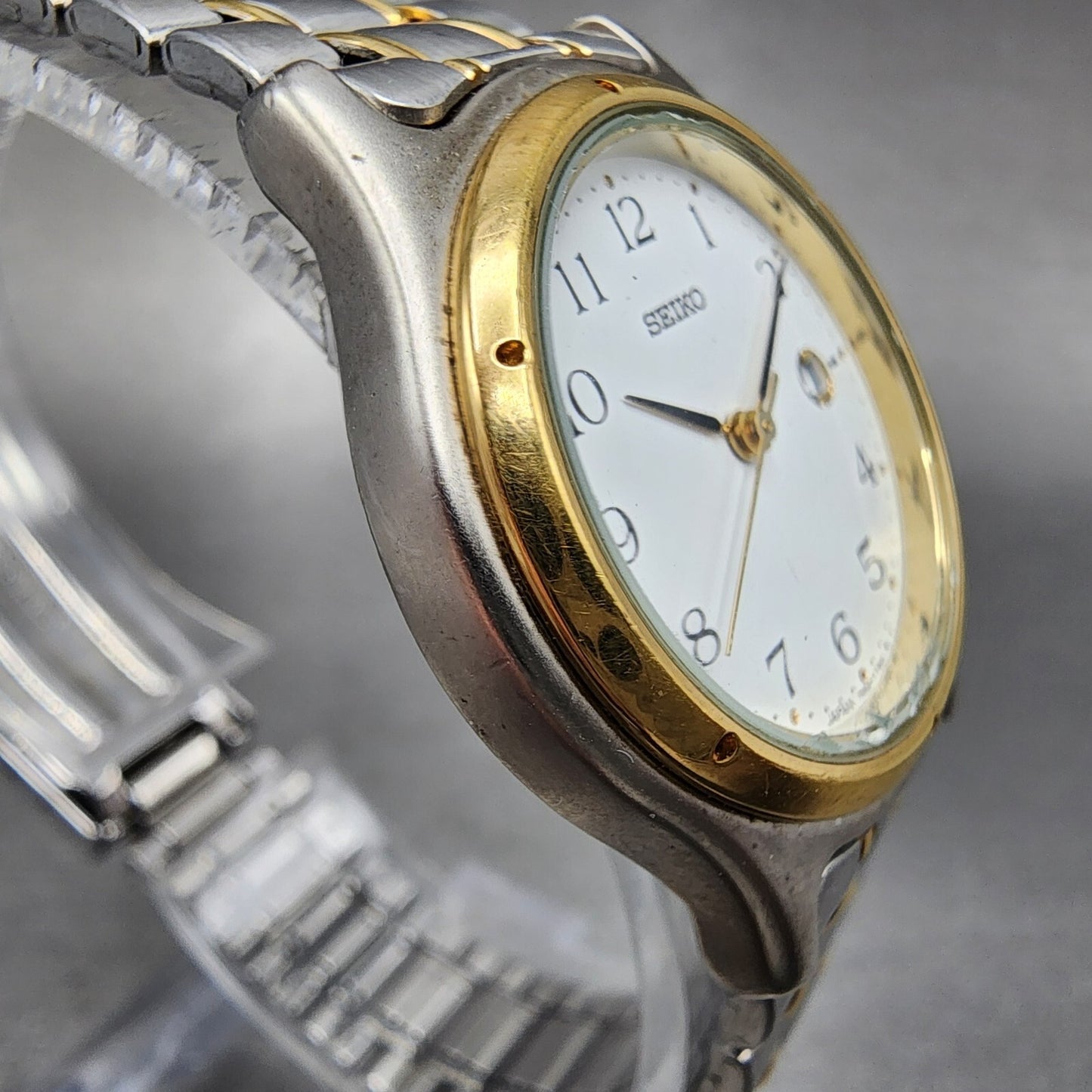 Seiko Watch Women 28mm White Dial Two Tone Date Round 7N82-0790 New Battery