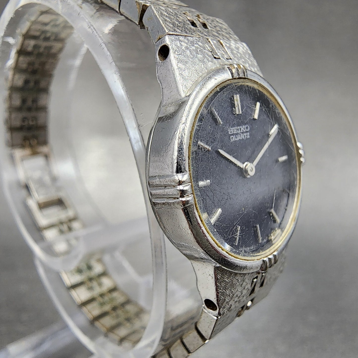 VTG Seiko Watch Women 19mm Blue Dial Silver Tone Round 1400-0250 New Battery