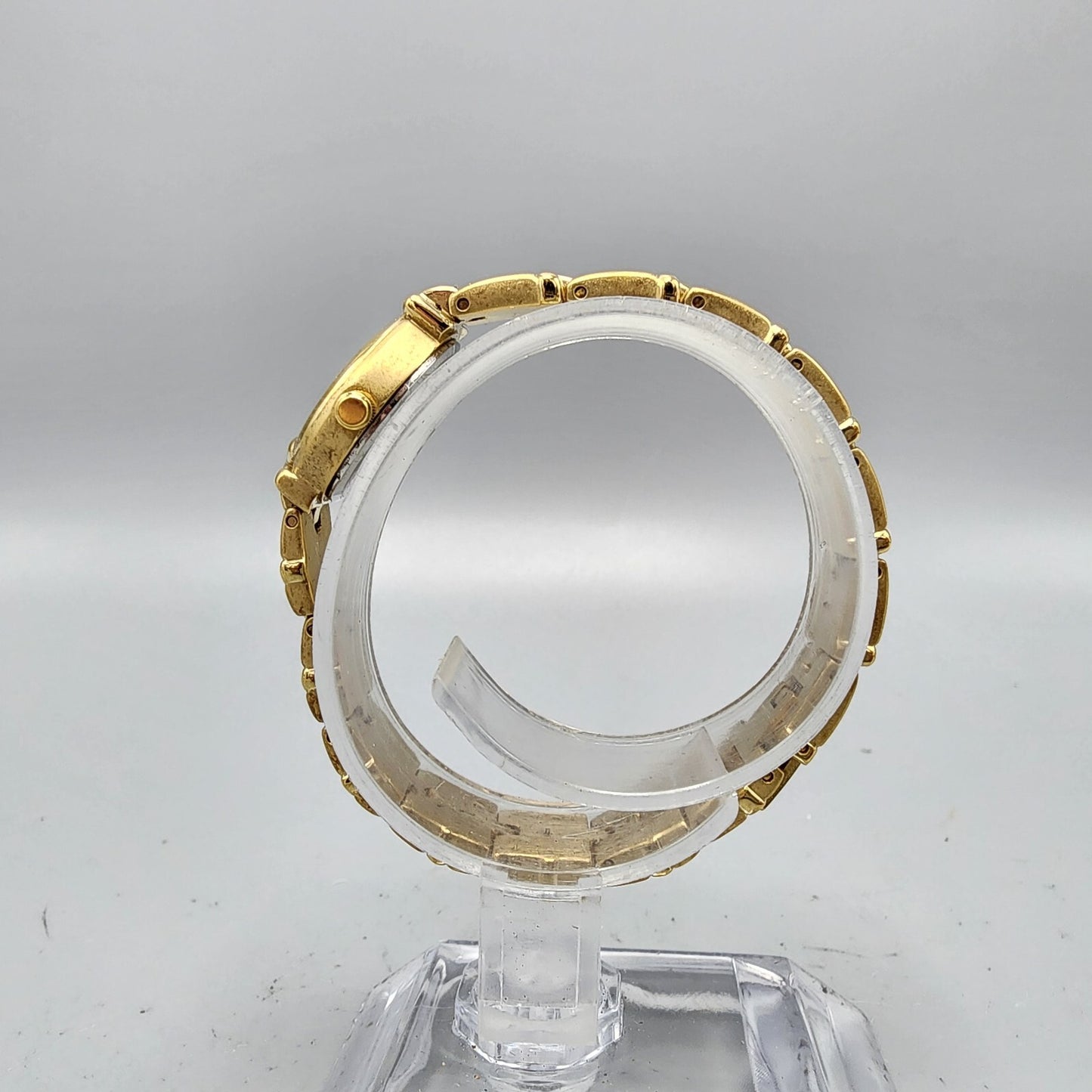 Wittnauer Watch Women Gold Tone MOP Dial Round 19mm RL8368 New Batttery
