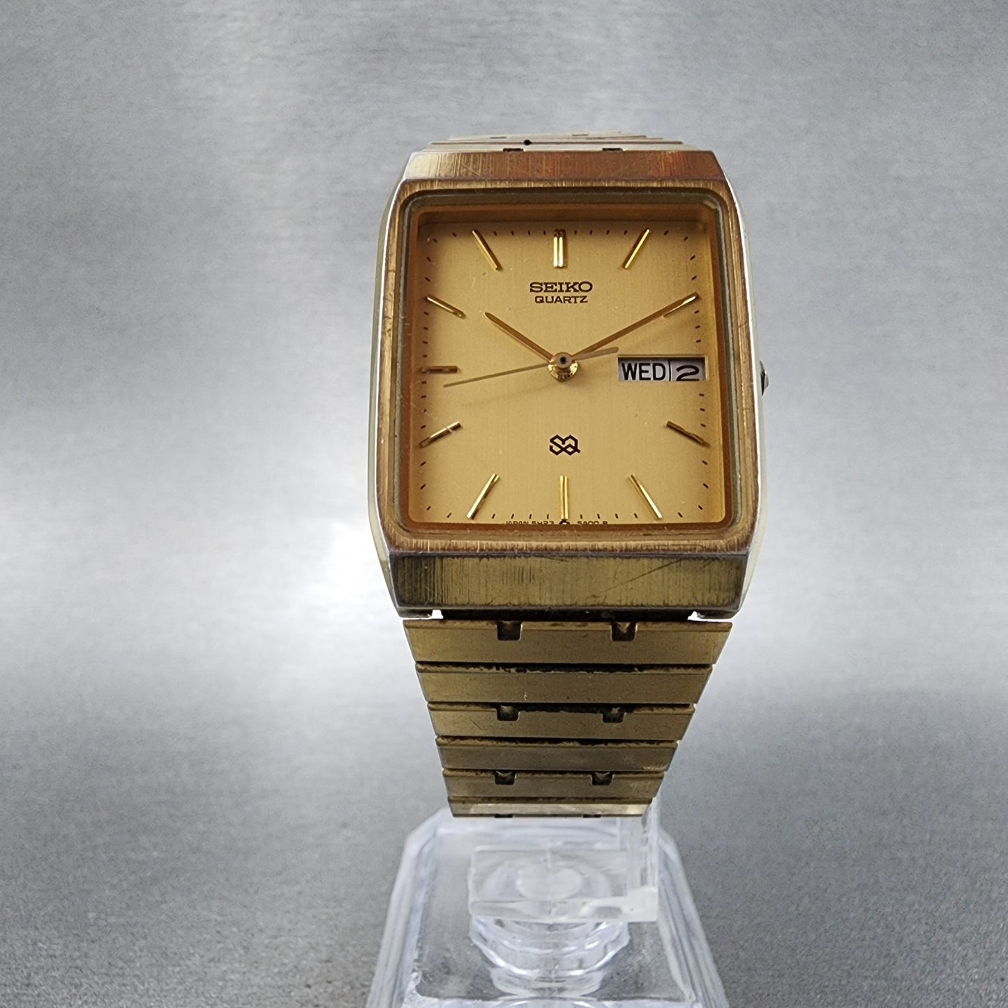Seiko SQ Tank Watch Men 28mm Champagne Dial Gold Tone Daydate 5h23-5a00 New Batt