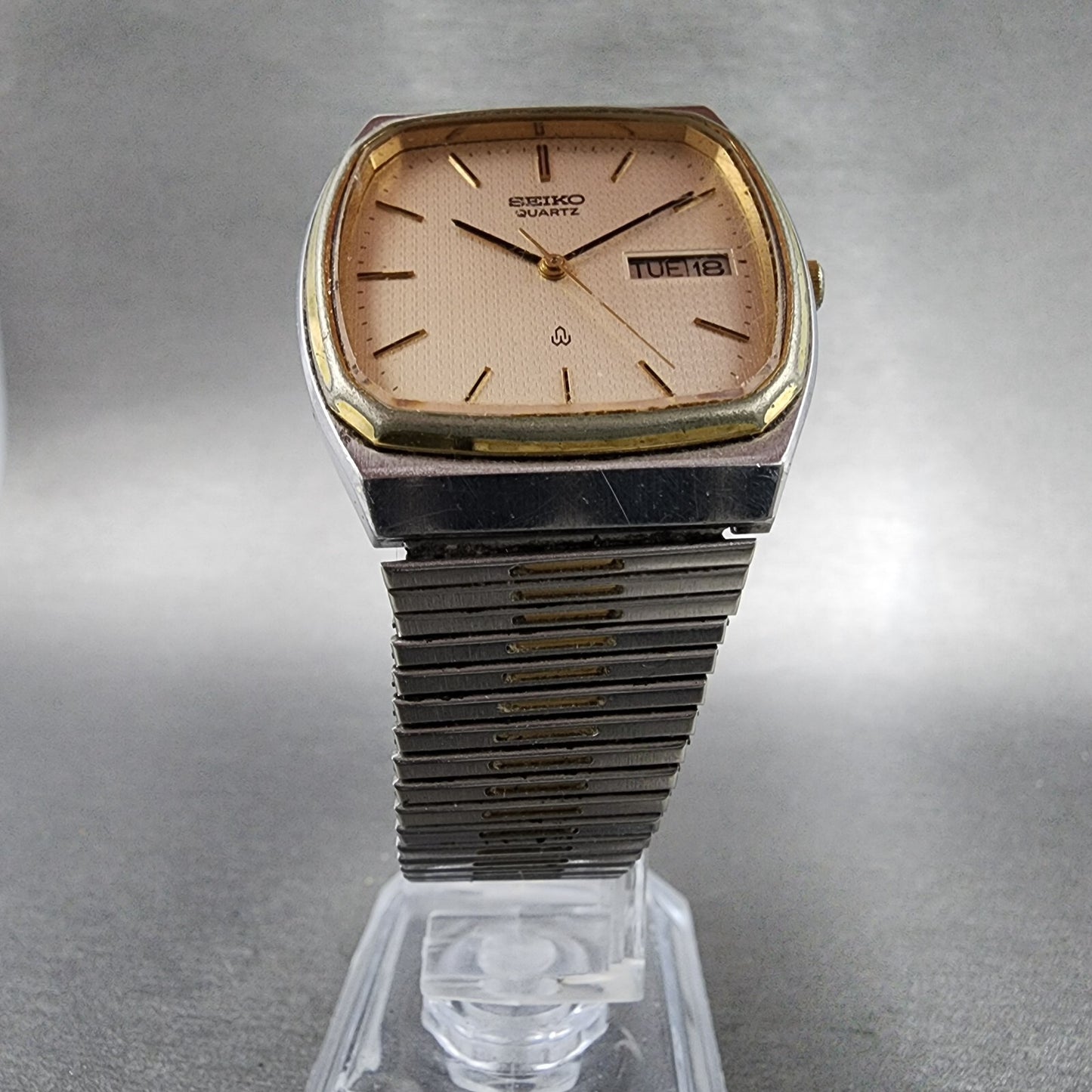 Seiko Watch Men 32mm Champagne Dial Two Tone Daydate 5933-5040 PARTS