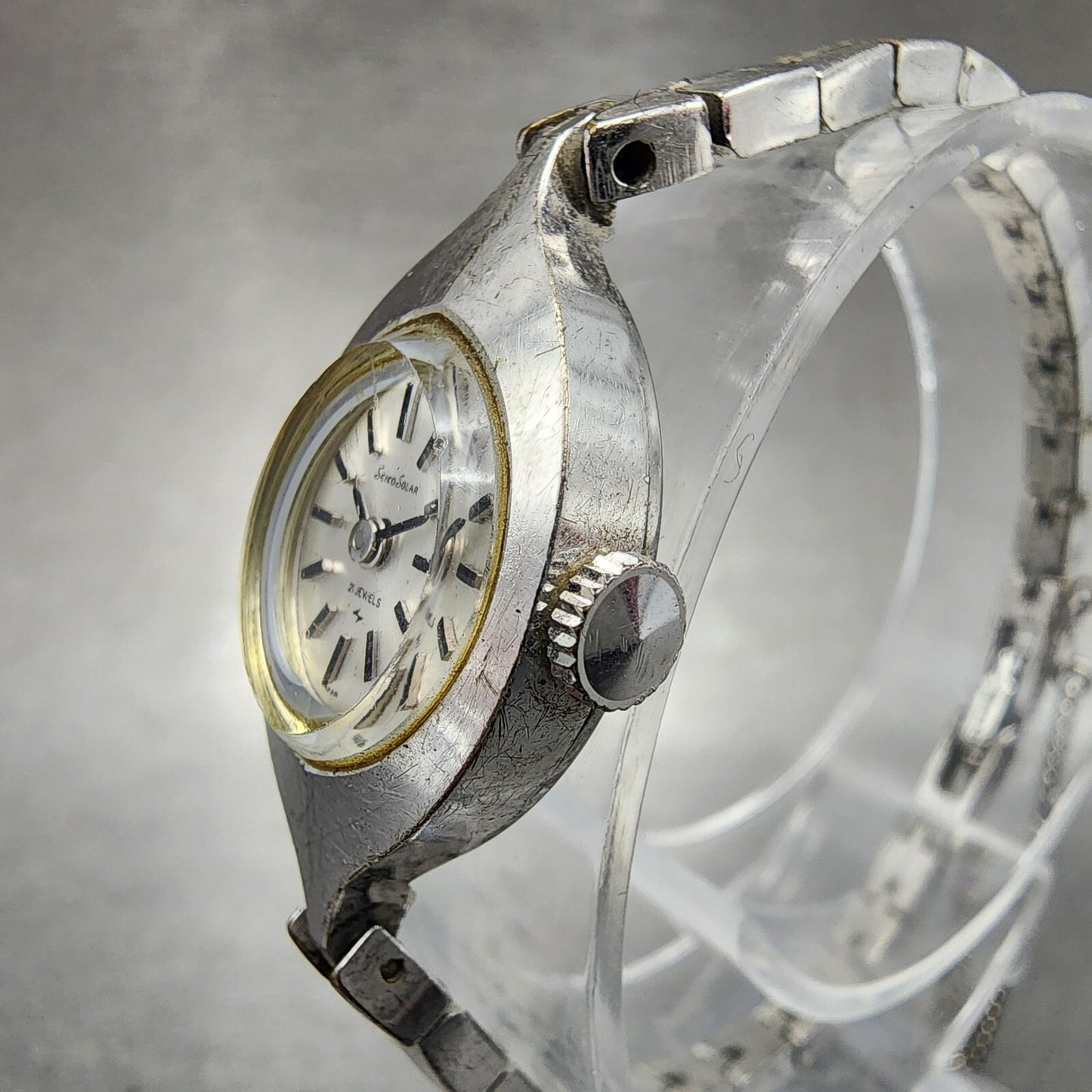 Seiko Solar Watch Women 14mm Silver Dial White Gold Plated Oval Manual Wind Runs
