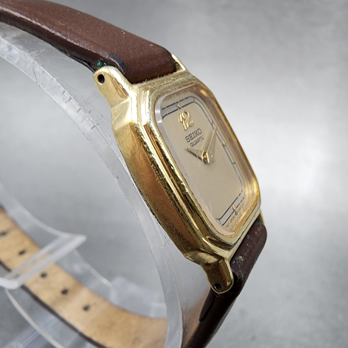 Seiko Tank Watch Women 17mm Brown Dial Gold Tone 2p20-5a09 New Battery