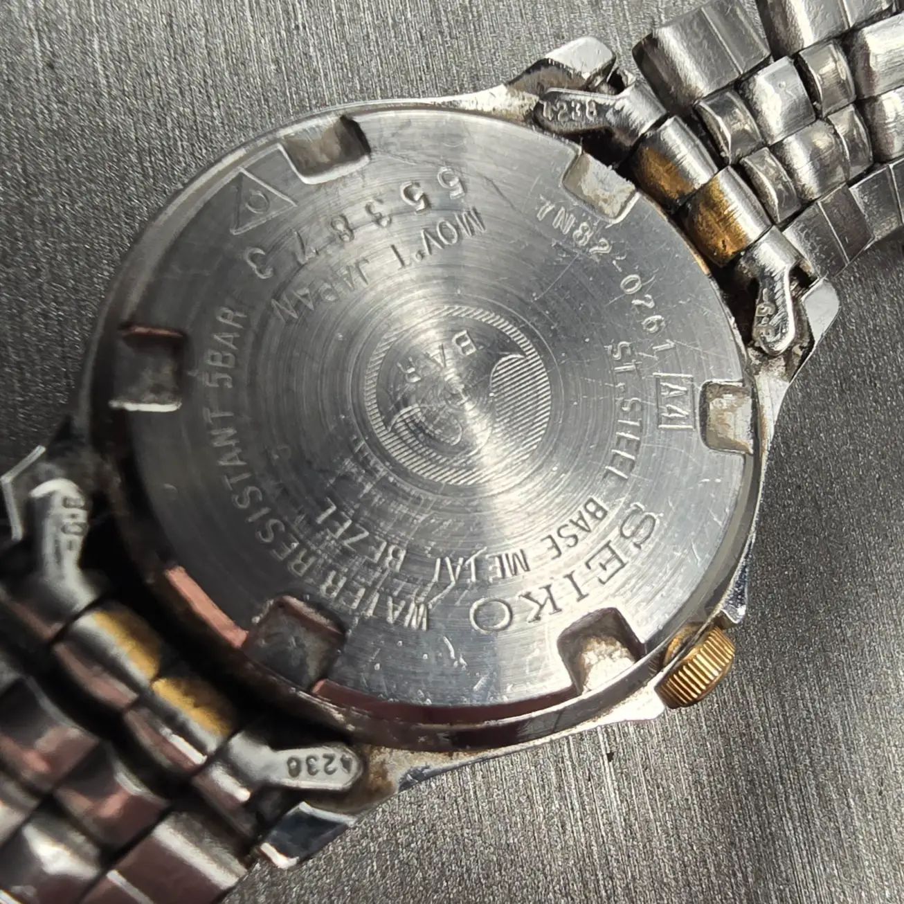 Seiko Sports 50 Watch Women 25mm Luminous Dial Two Tone Date 7N82-0261 New Batt10