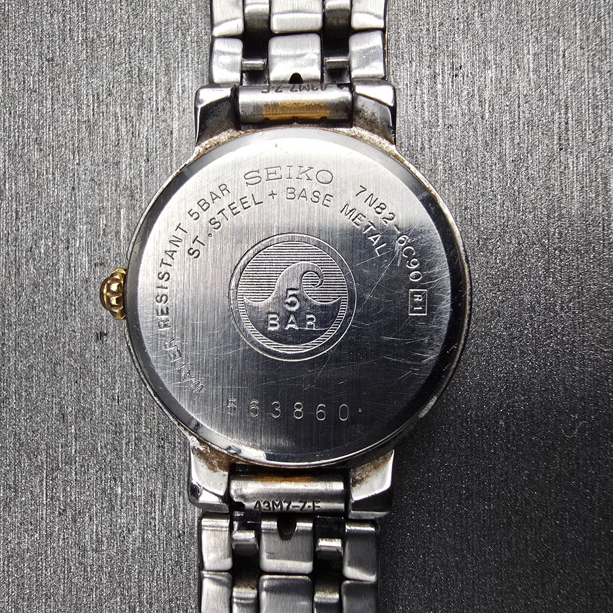 Seiko SQ Watch Women 23mm White Dial Two Tone Date Round 7N82-6C90 New Battery10
