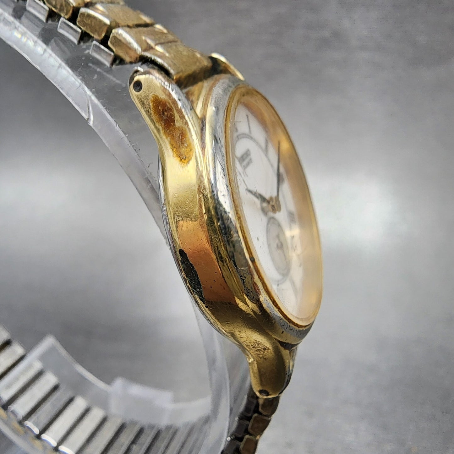 Seiko Watch Women 26mm White Dial Gold Tone Small Seconds Round 2K02-0039 NewBat