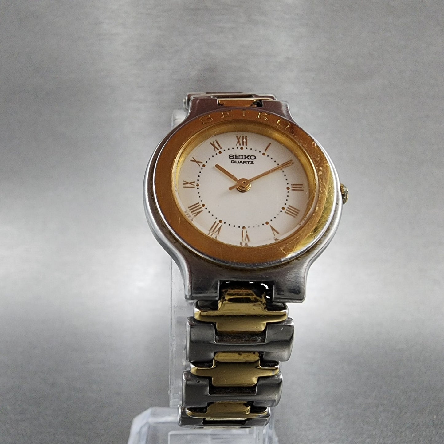 Seiko Watch Women 25mm White Dial Two Tone Round 1N01-0B90 New Battery VTG