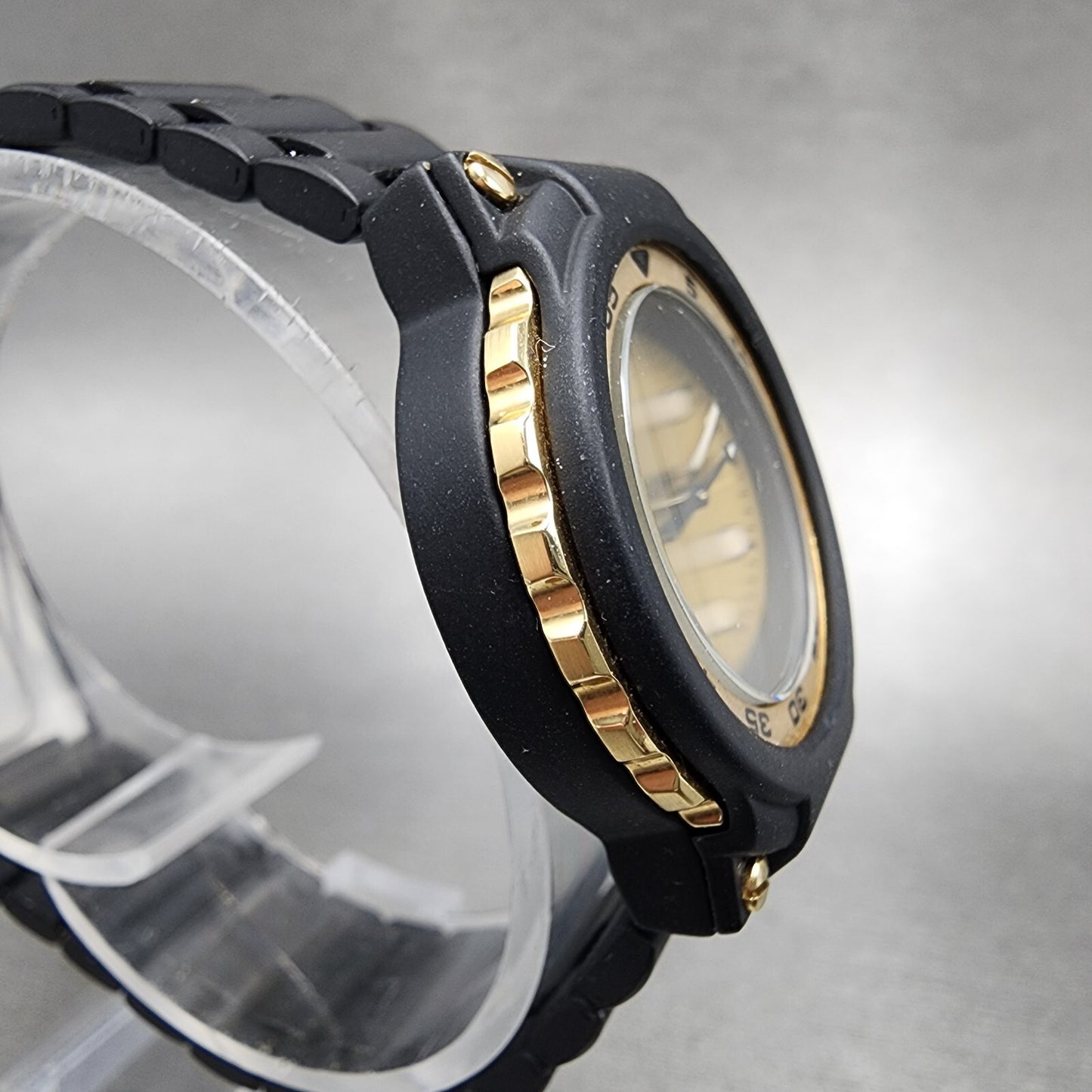 Seiko Sports 150 Watch Women 29mm Gold Dial Black Tone Daydate Round New Batt