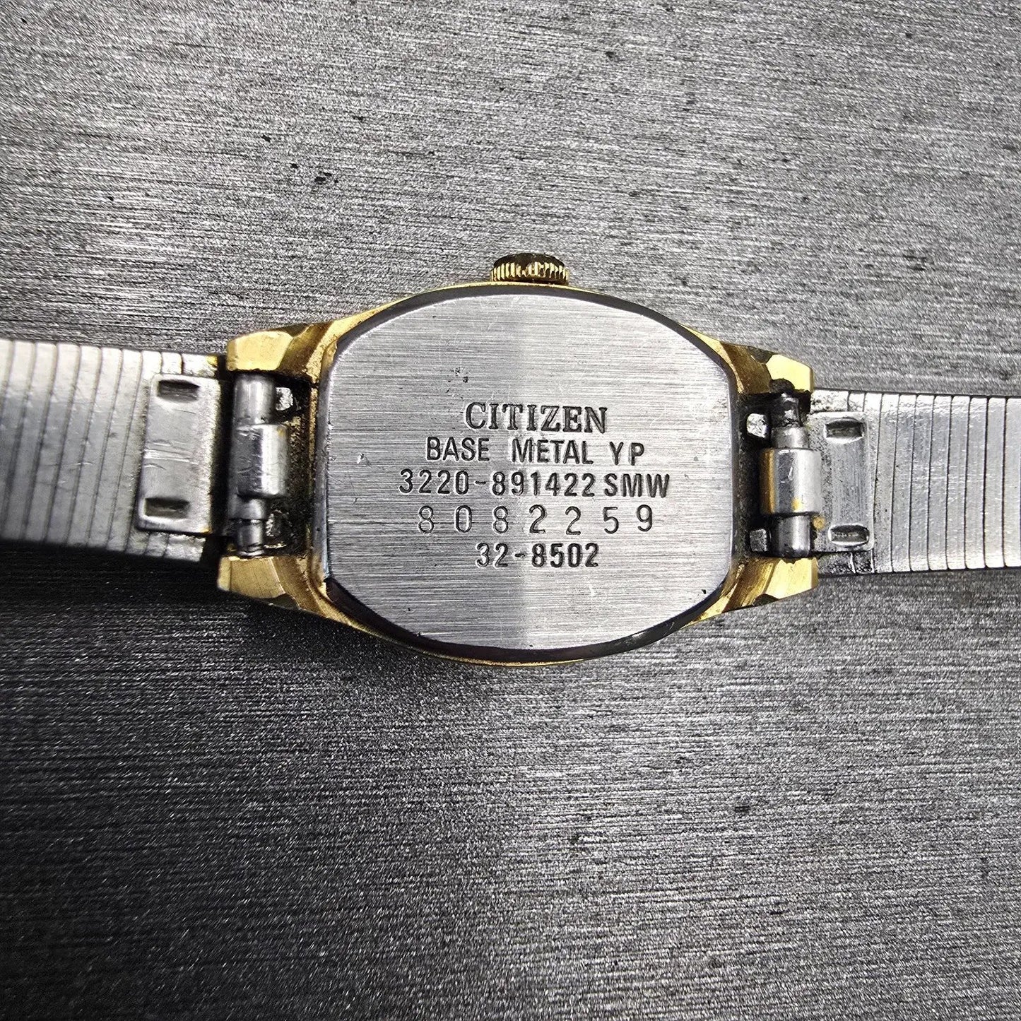 Citizen CQ Watch Women 16mm Champagne Dial Gold Tone Oval 3220-891422 New Batt10