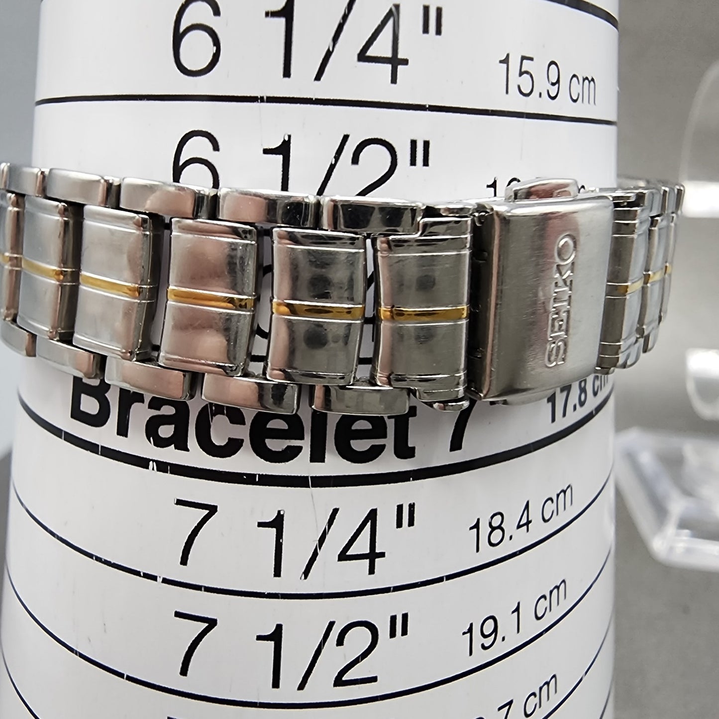 Seiko Solar Watch Women 28mm MOP Dial Two Tone Date Round V1820C70 Runs B123410