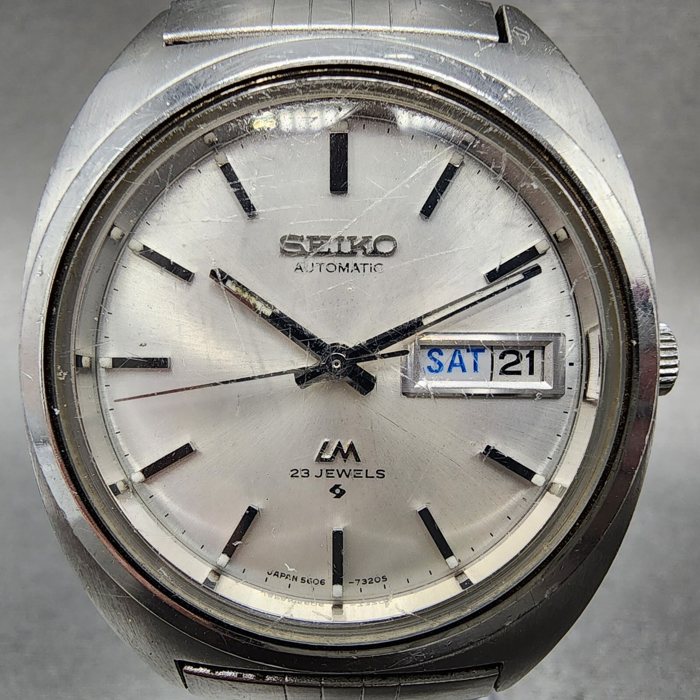 Seiko Lord Matic Watch Men 35mm Silver Dial Steel Daydate 5606-7140 Runs READ!!!
