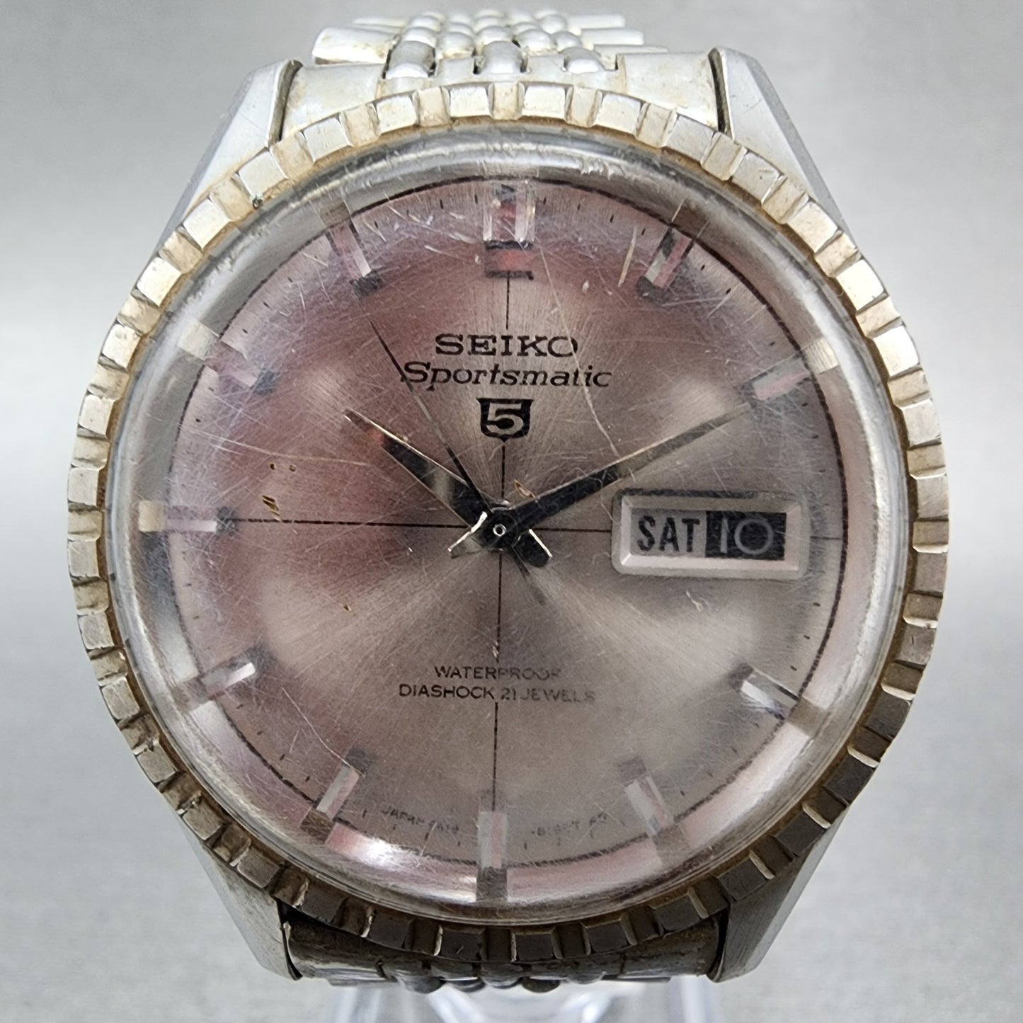 Seiko 5 Sportsmatic Watch Men 37mm Silver Dial Silver Tone Daydate Round Runs